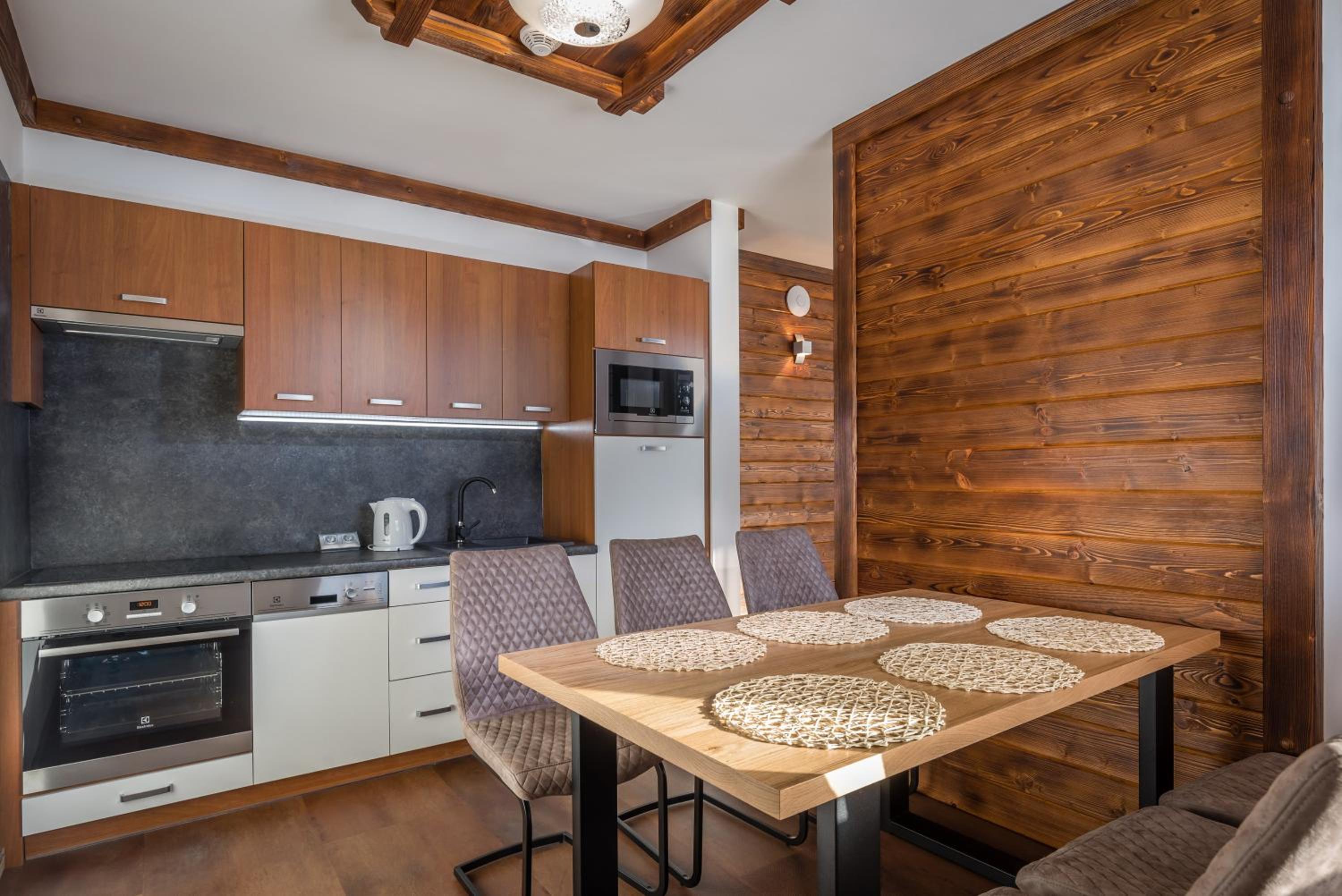 Three-Bedroom Maisonette Apartment - Photo 11
