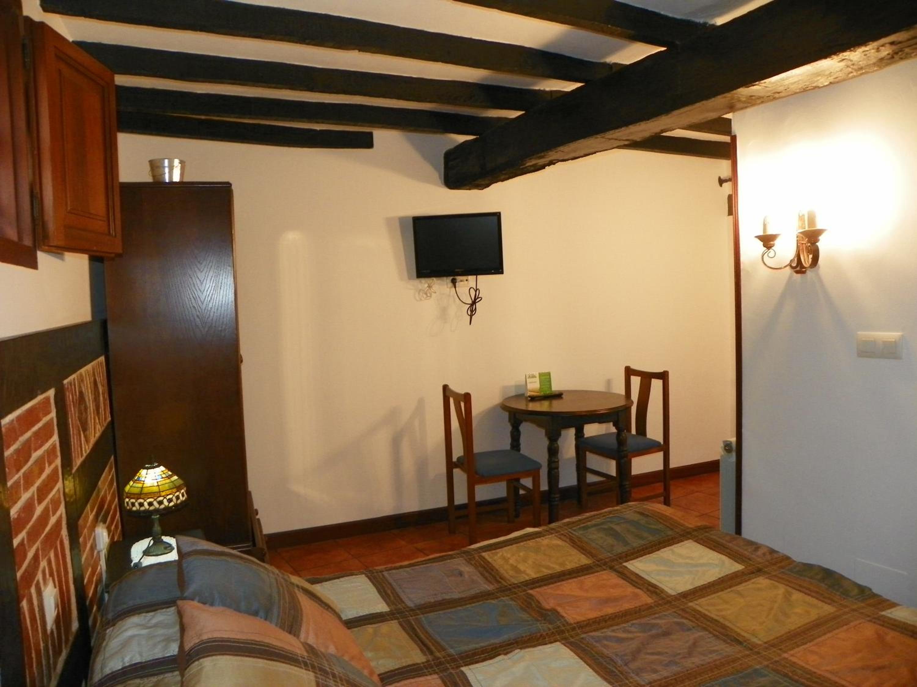 Double Room with Private Bathroom photo 2