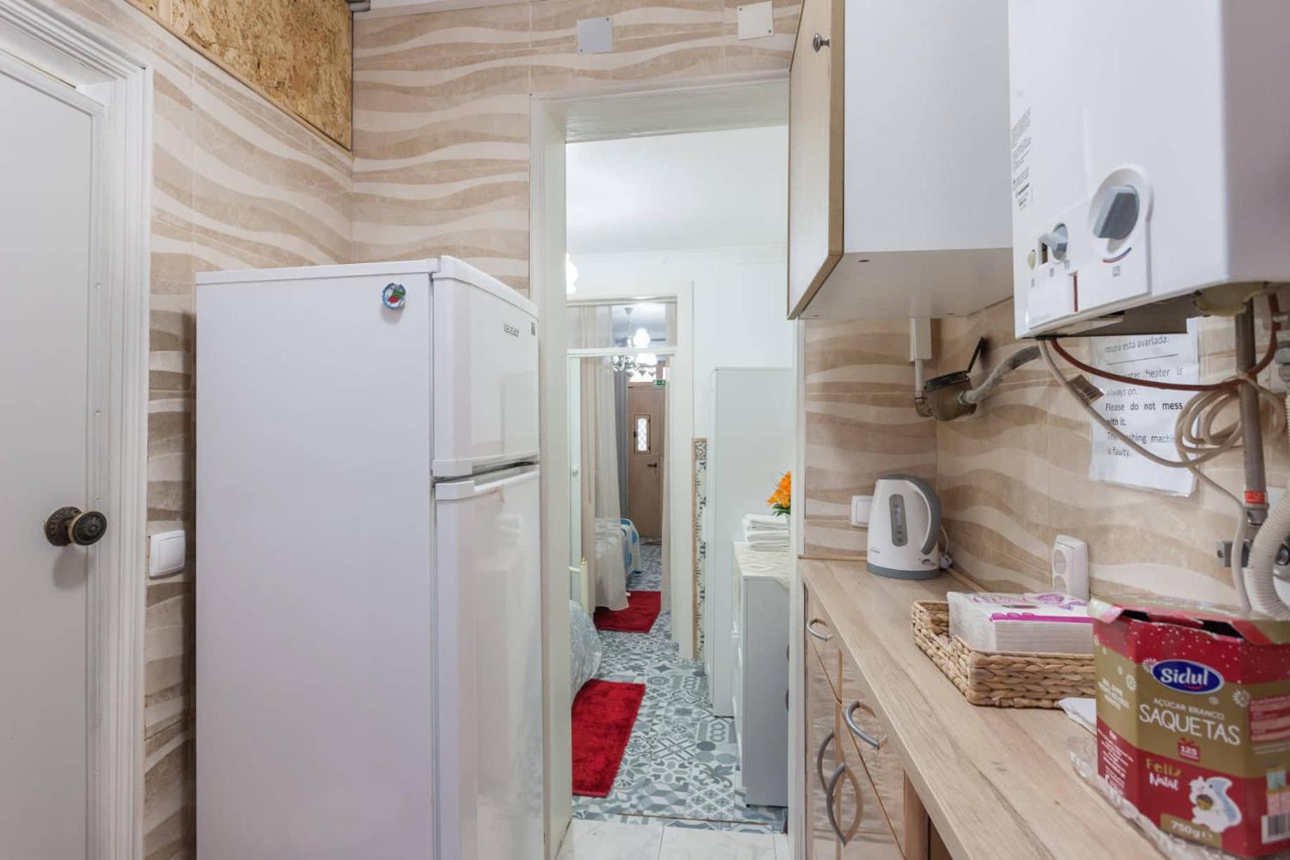 One-Bedroom Apartment - Photo 2