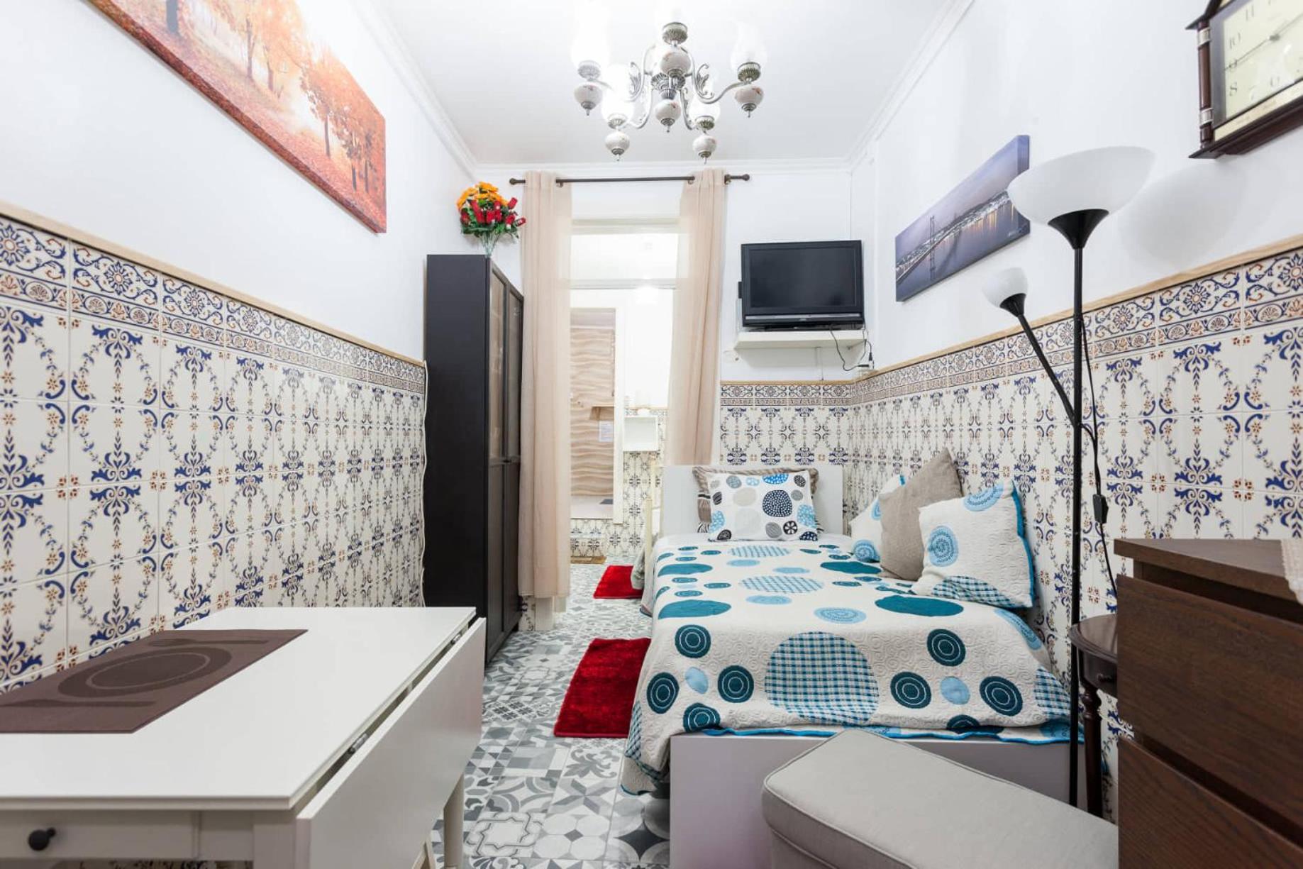 One-Bedroom Apartment - Photo 5