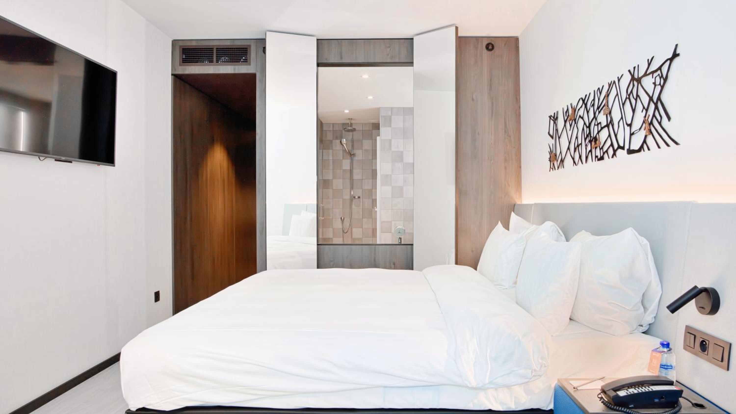 Premium Room thumbnail 5
