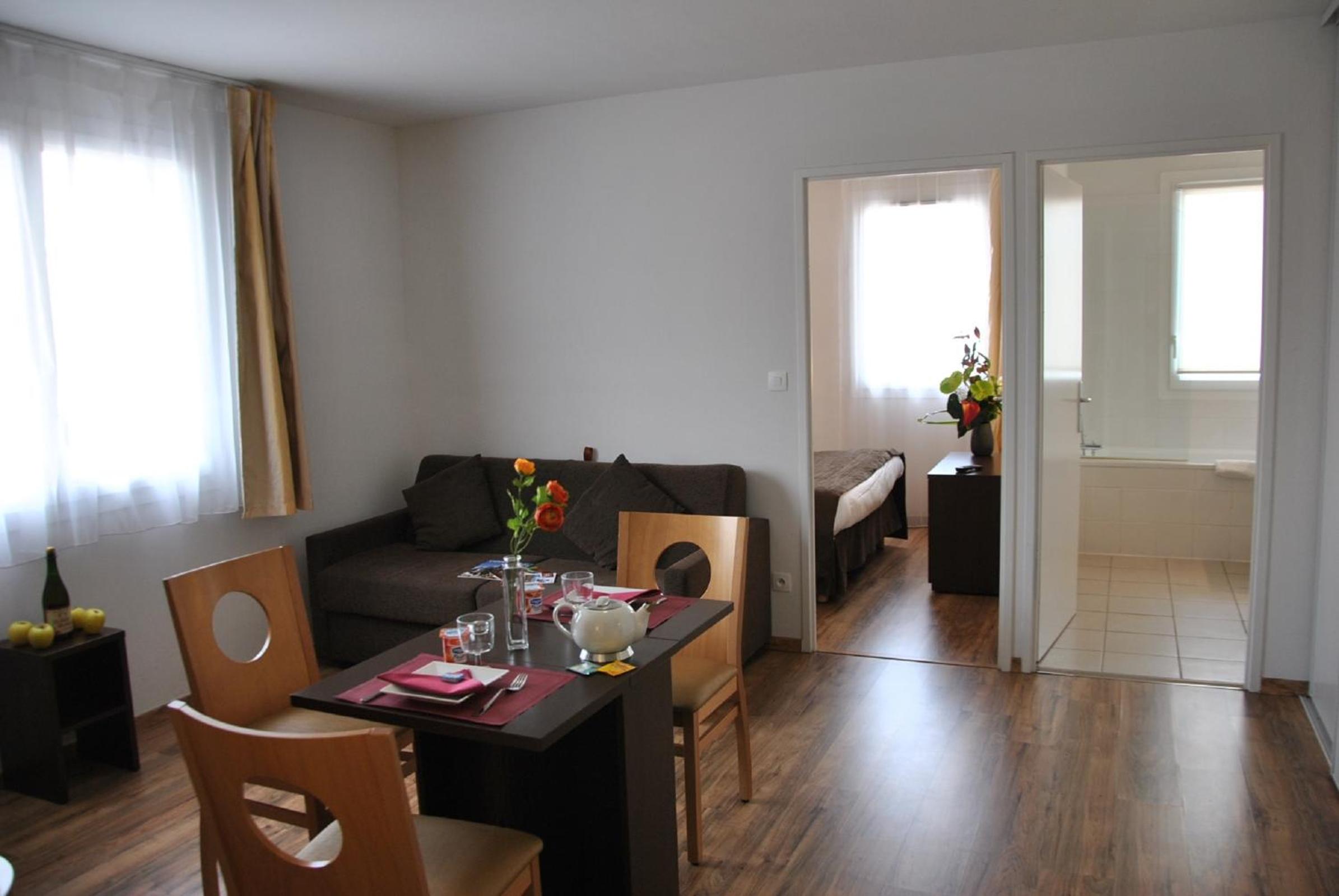 One-Bedroom Apartment (4 Adults) - Photo 5