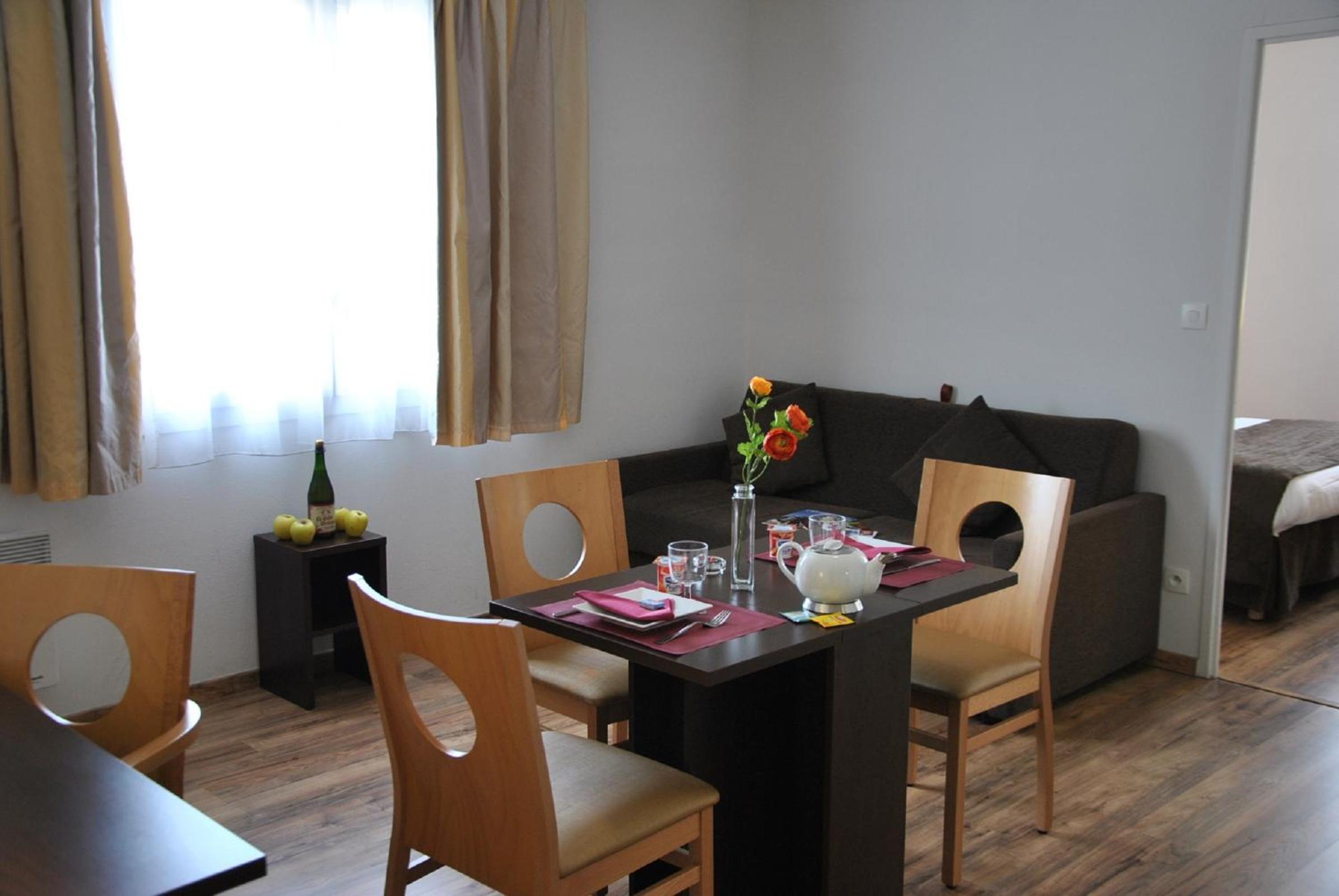 One-Bedroom Apartment (4 Adults) - Photo 6