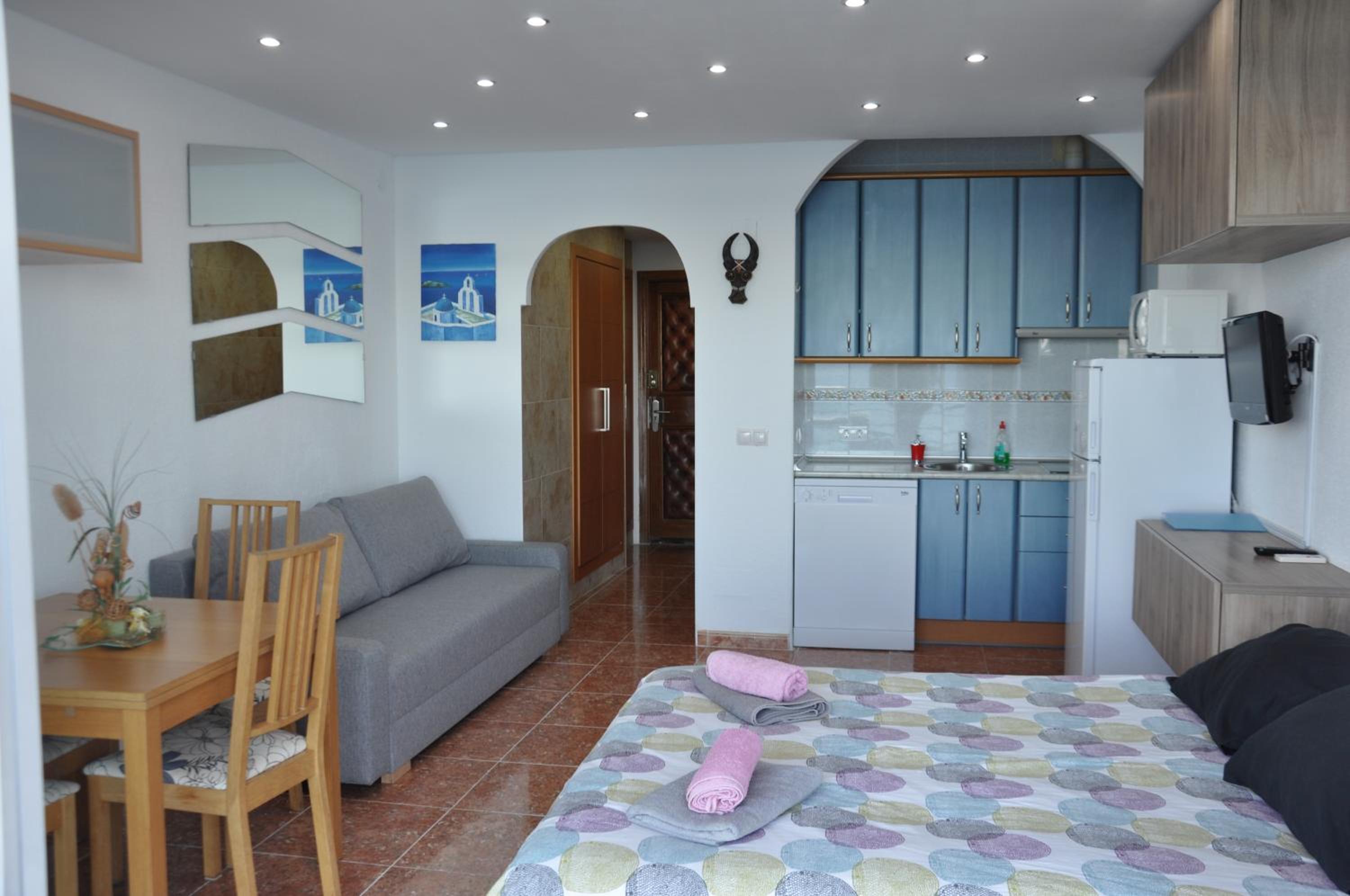 Estudio con vista al mar
