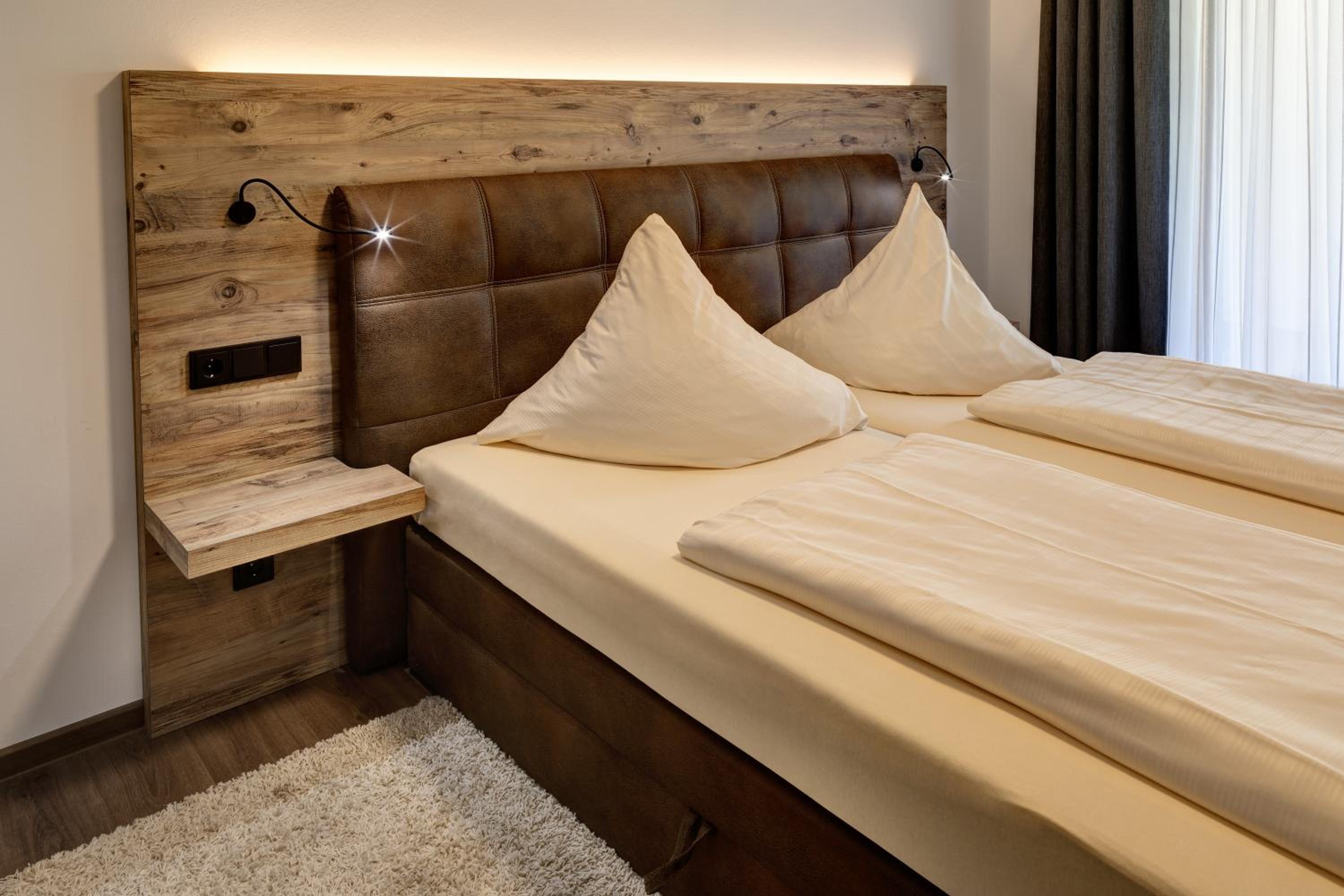 Deluxe Double Room with Balcony photo 1