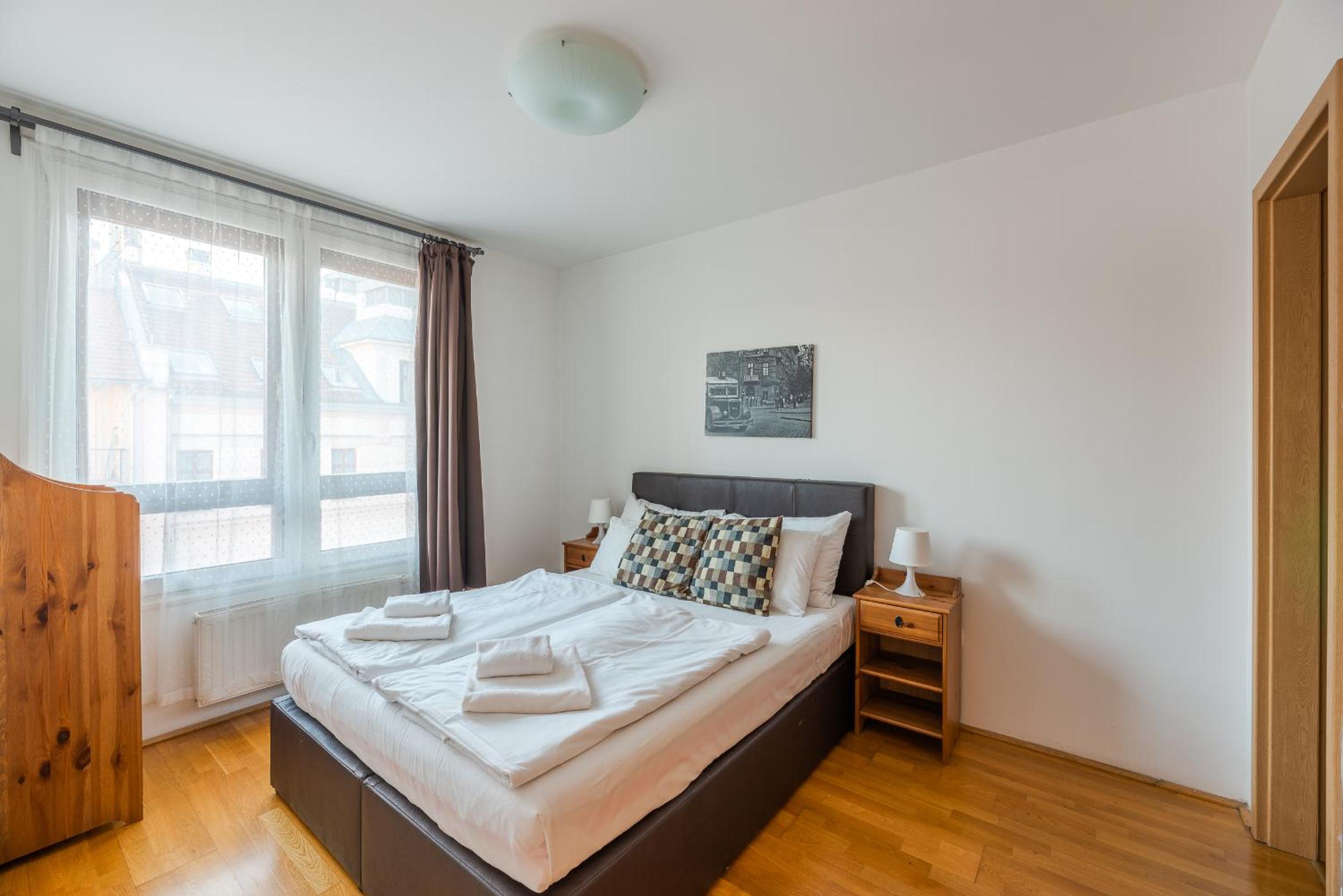 One-Bedroom Apartment with Balcony