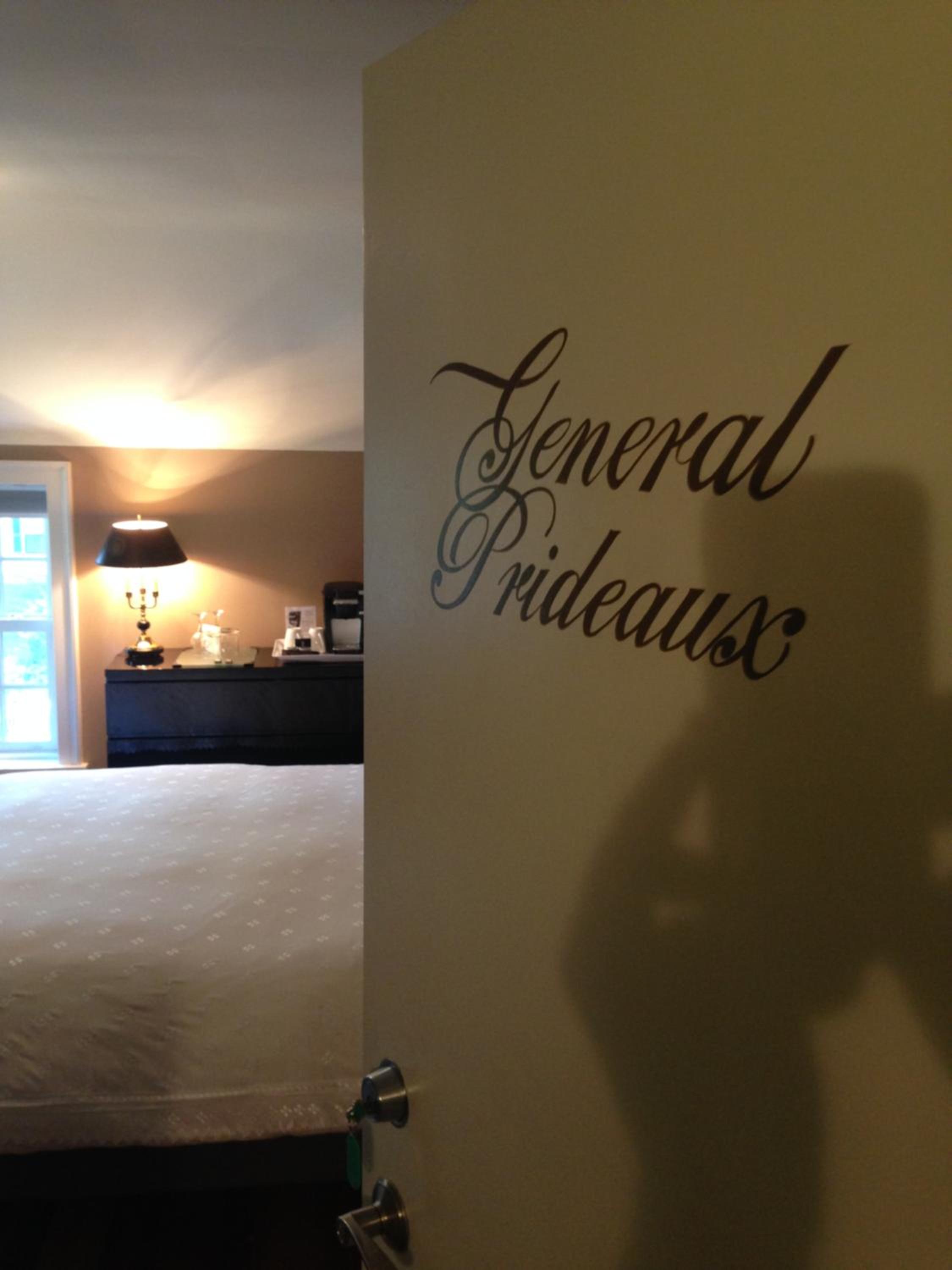 Queen Room photo 1