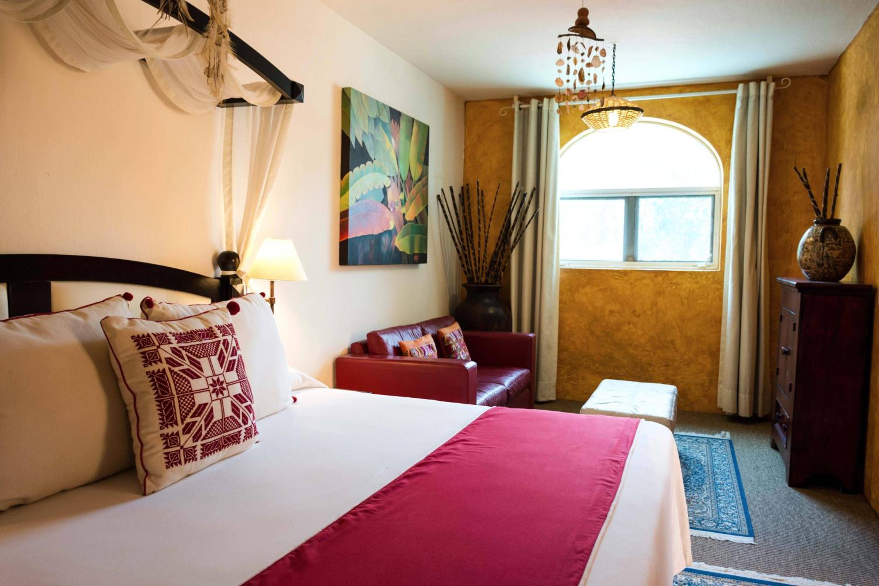 Suite with Mountain View - Photo 2