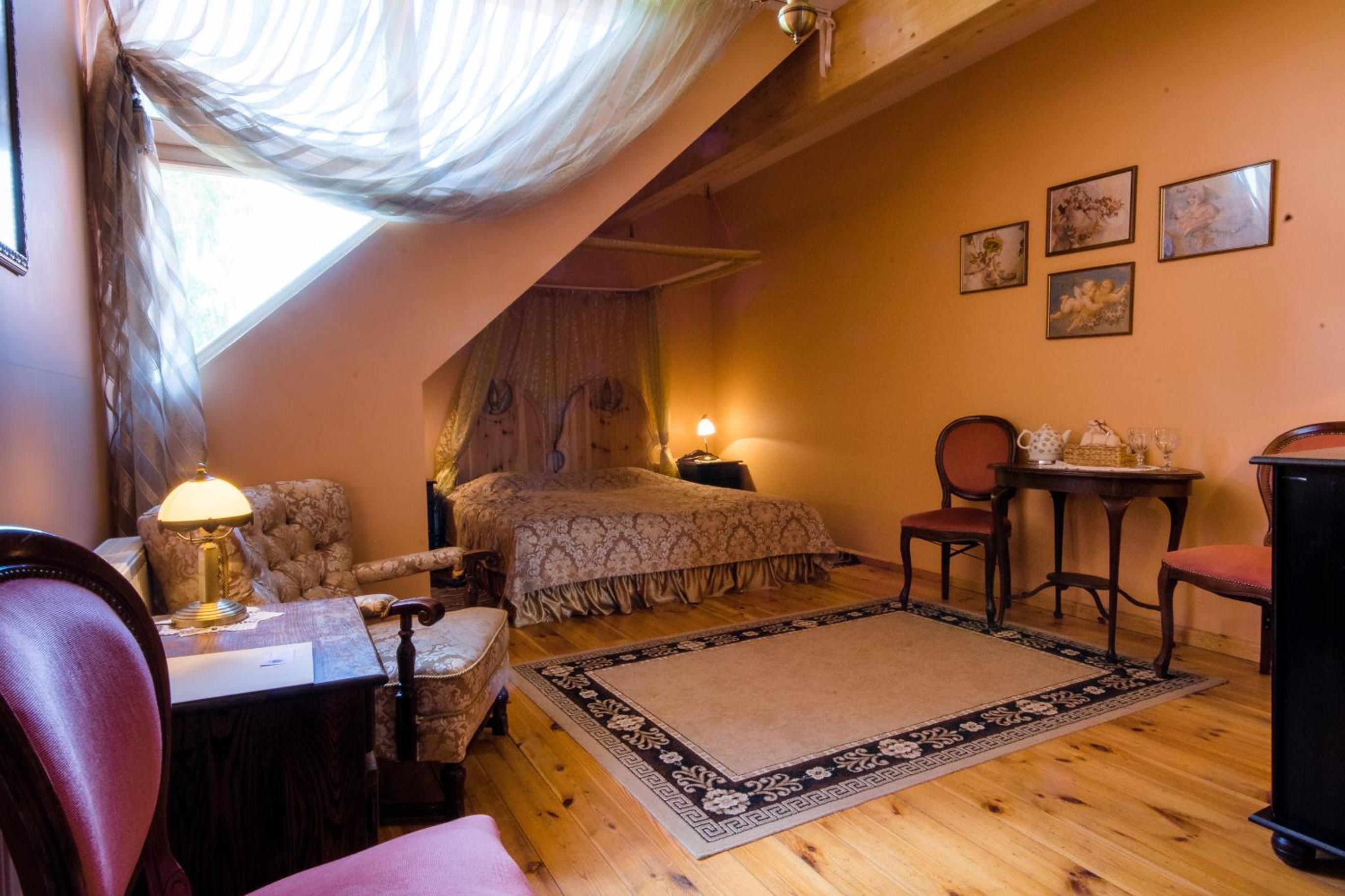 Double or Twin Room - Photo 7