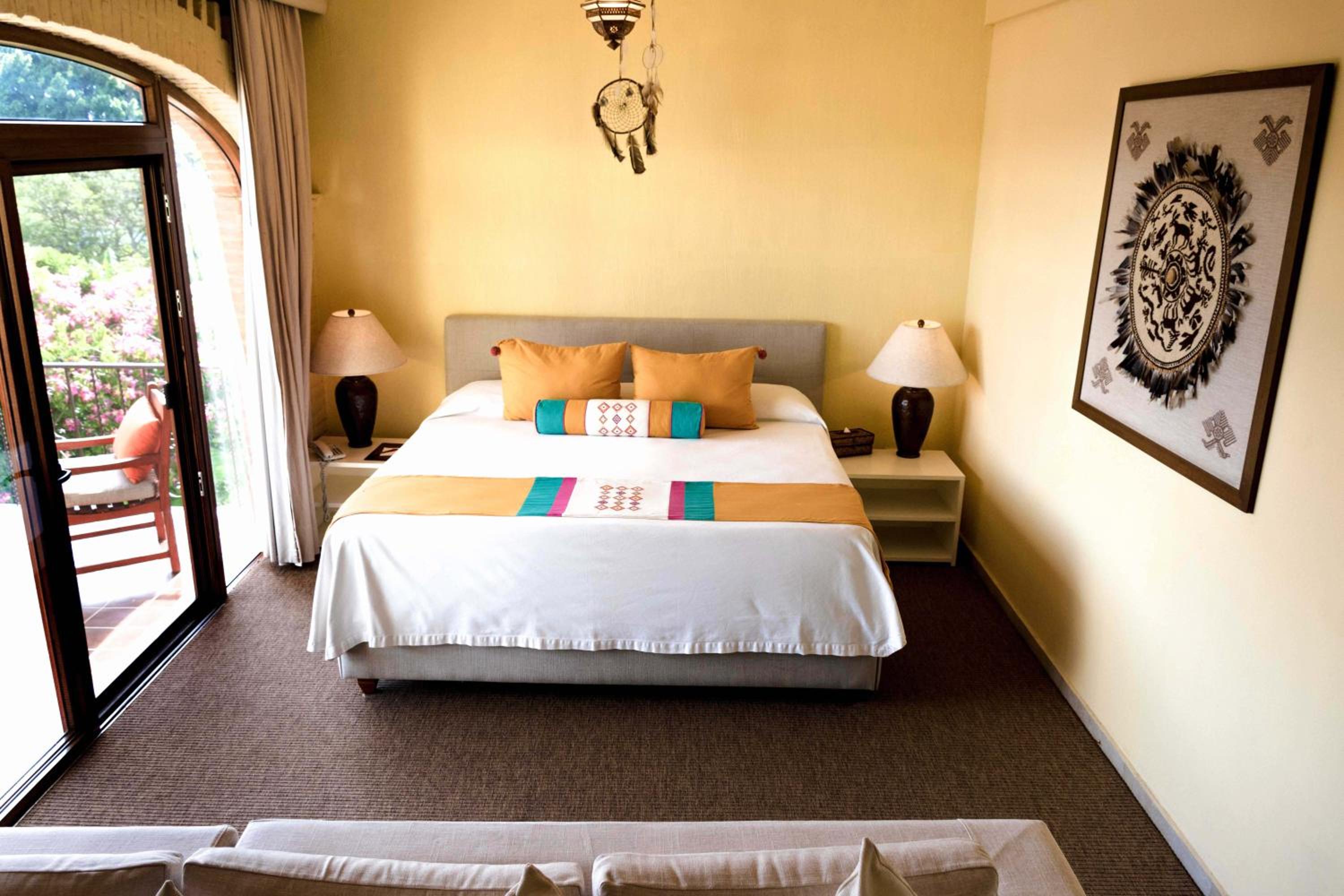 Suite with Lake View - Photo 11