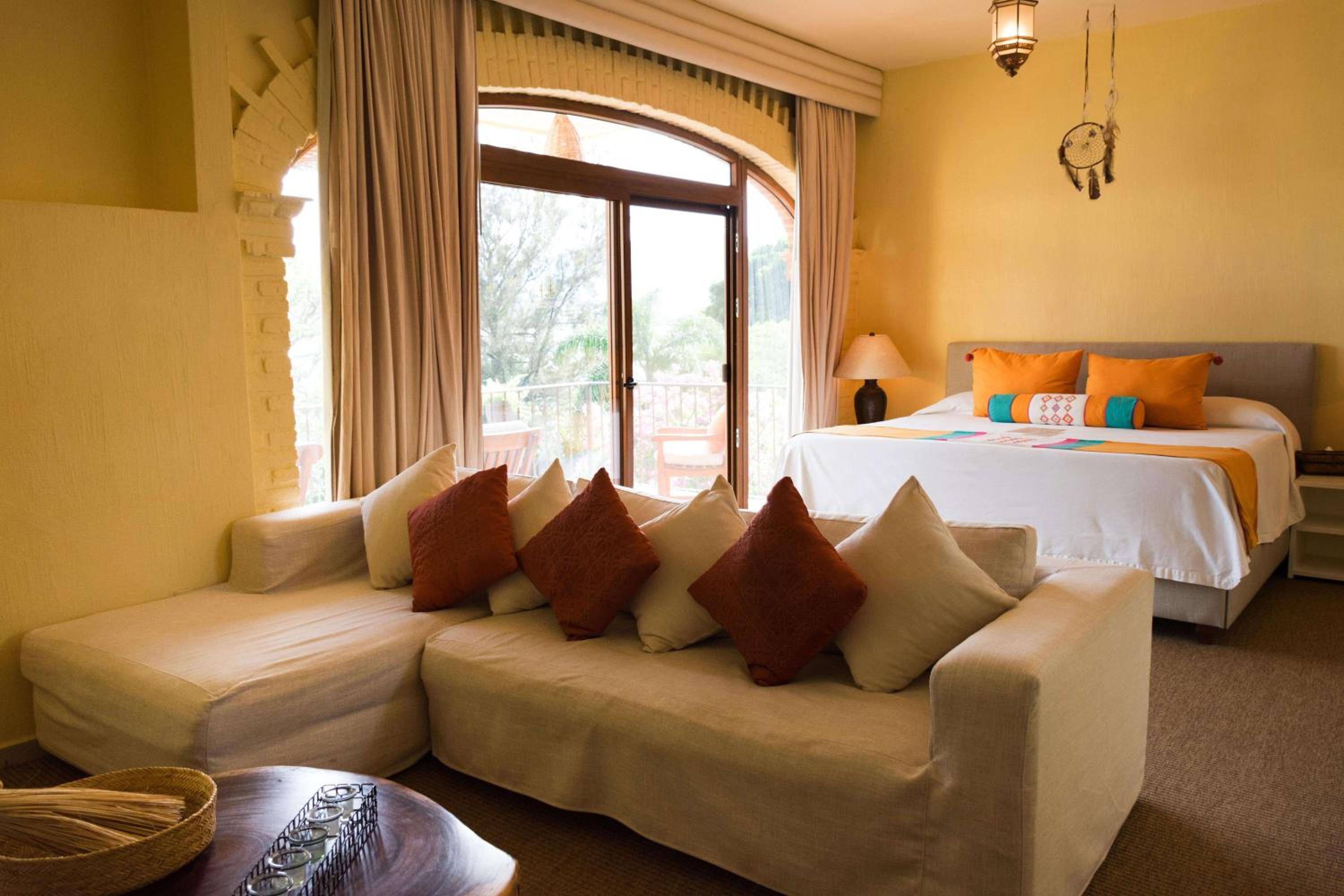 Suite with Lake View - Photo 12