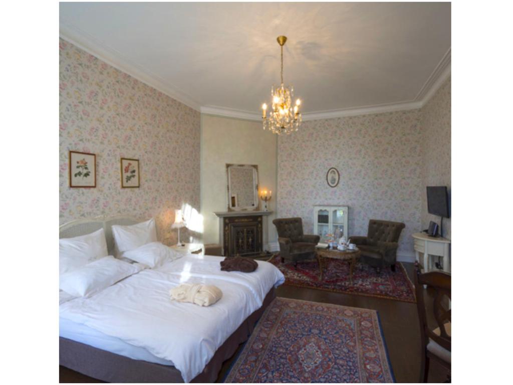 Junior Suite with Balcony photo 2