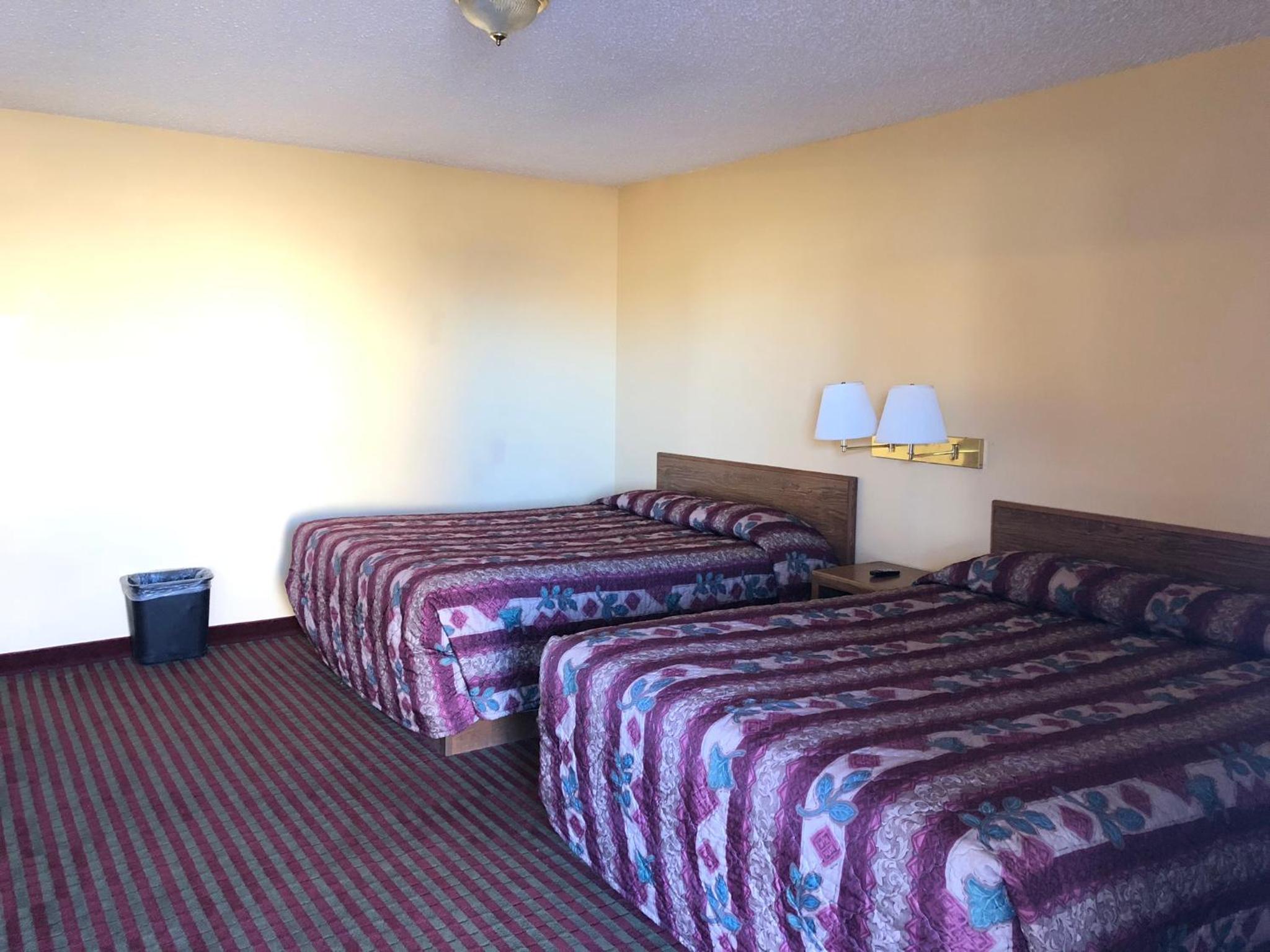 Queen Room with Two Queen Beds photo 1