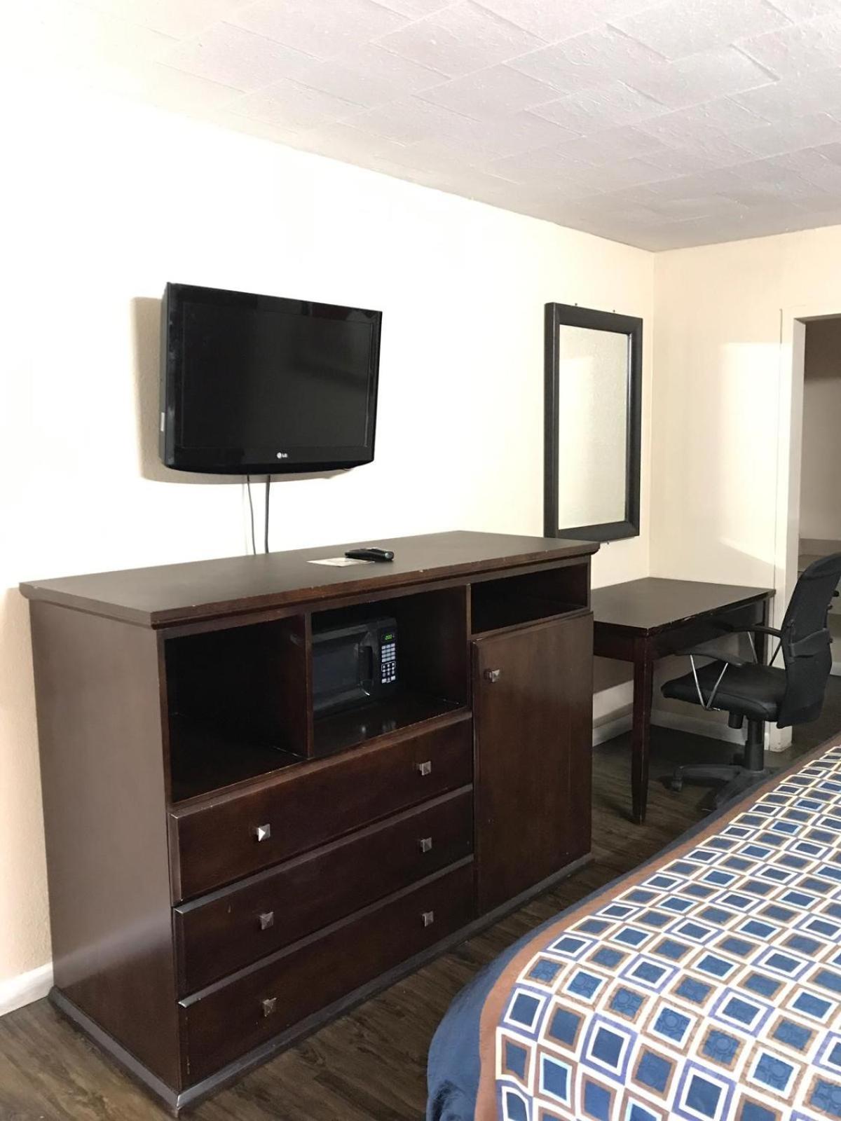 Standard King Room photo 3