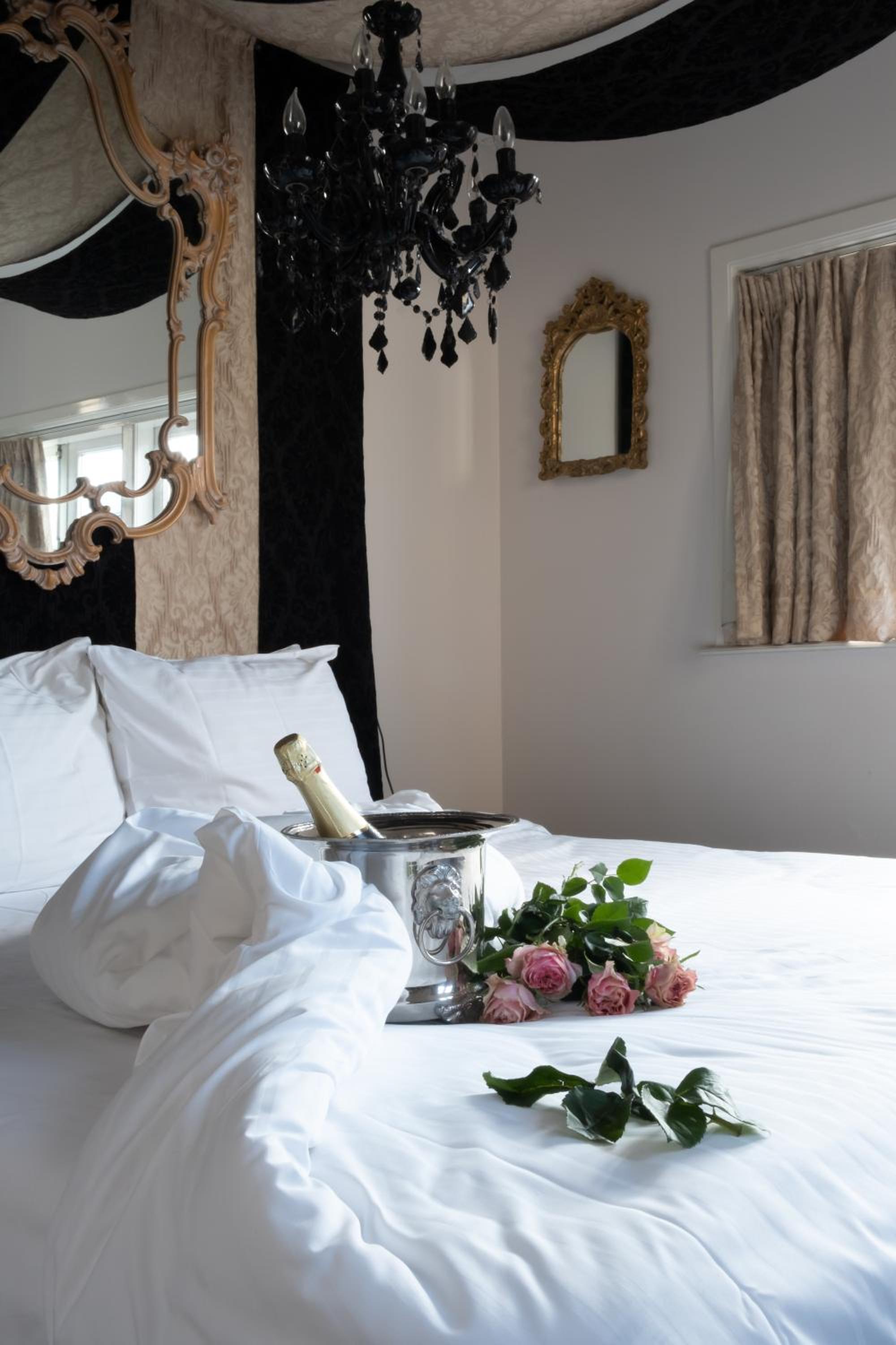 King Room with Courtyard View photo 3