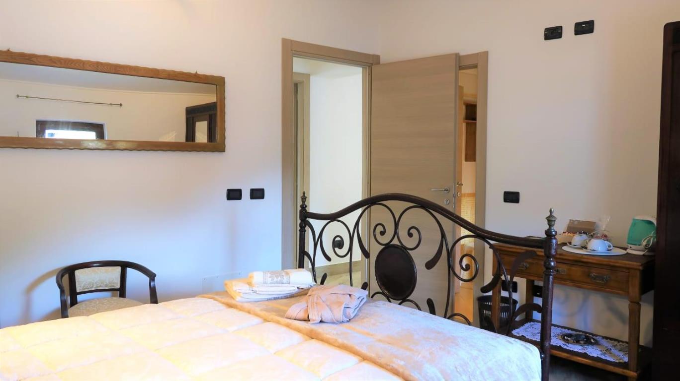 Double Room - Photo 9