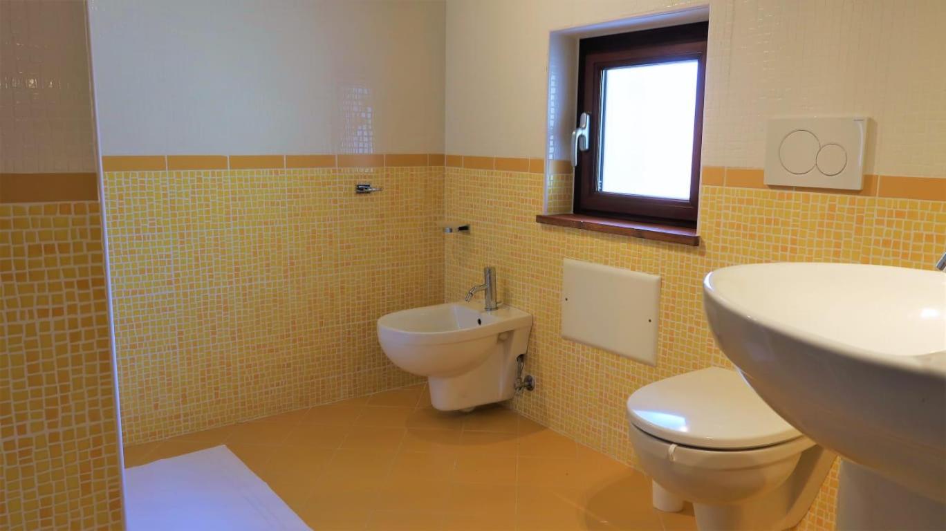 Double Room - Photo 12