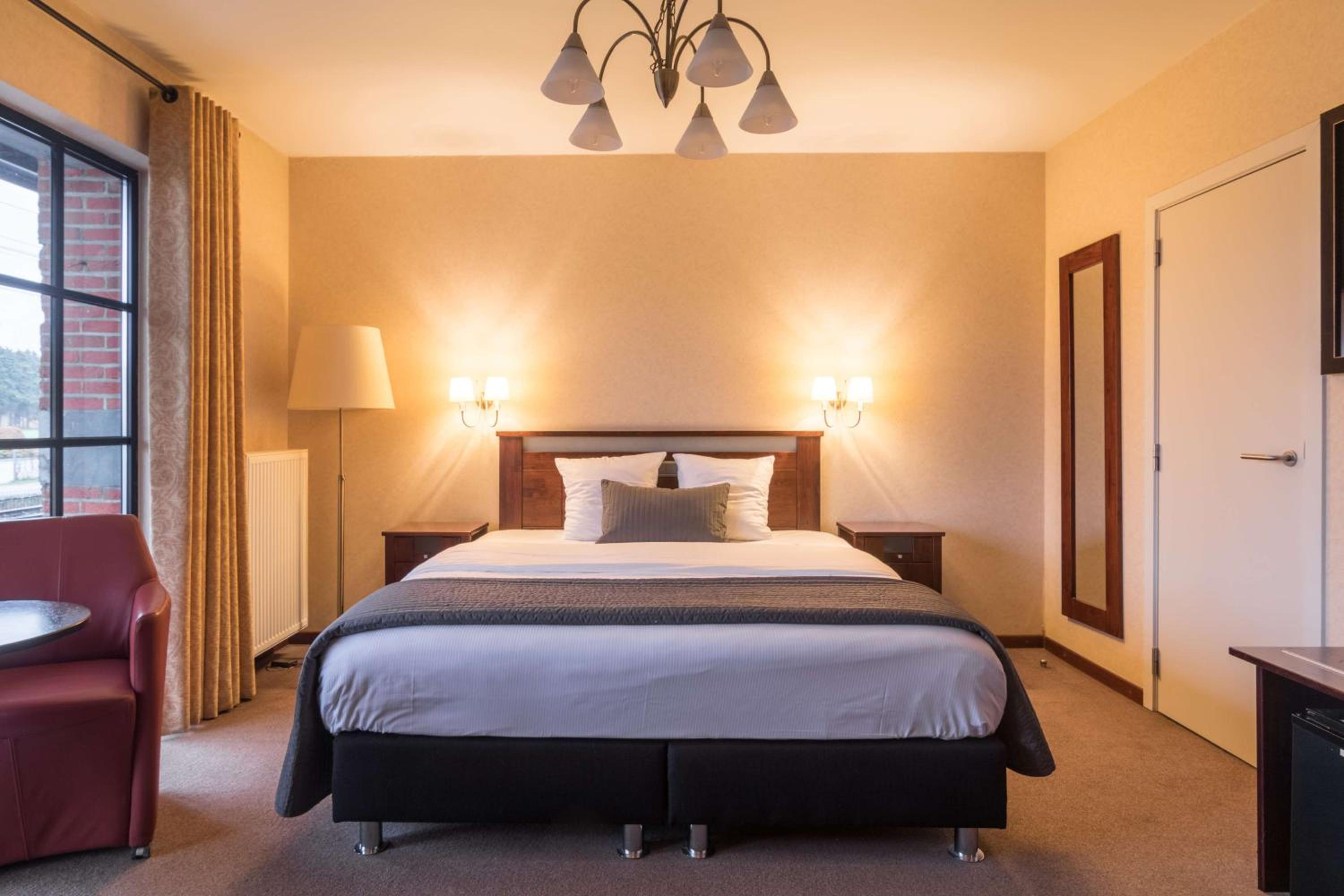 Comfort Queen Room - Photo 1