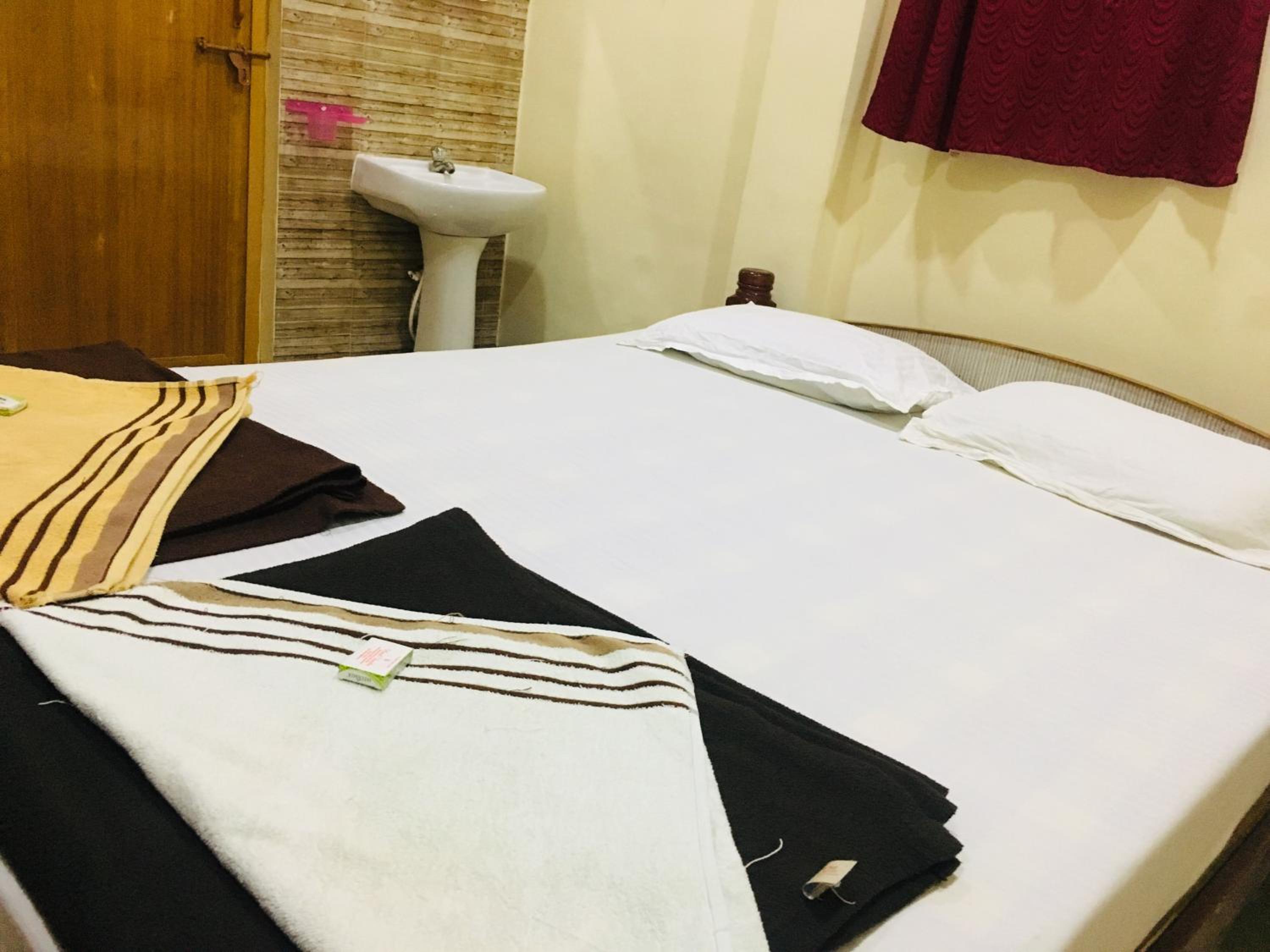 Budget Double Room photo 2
