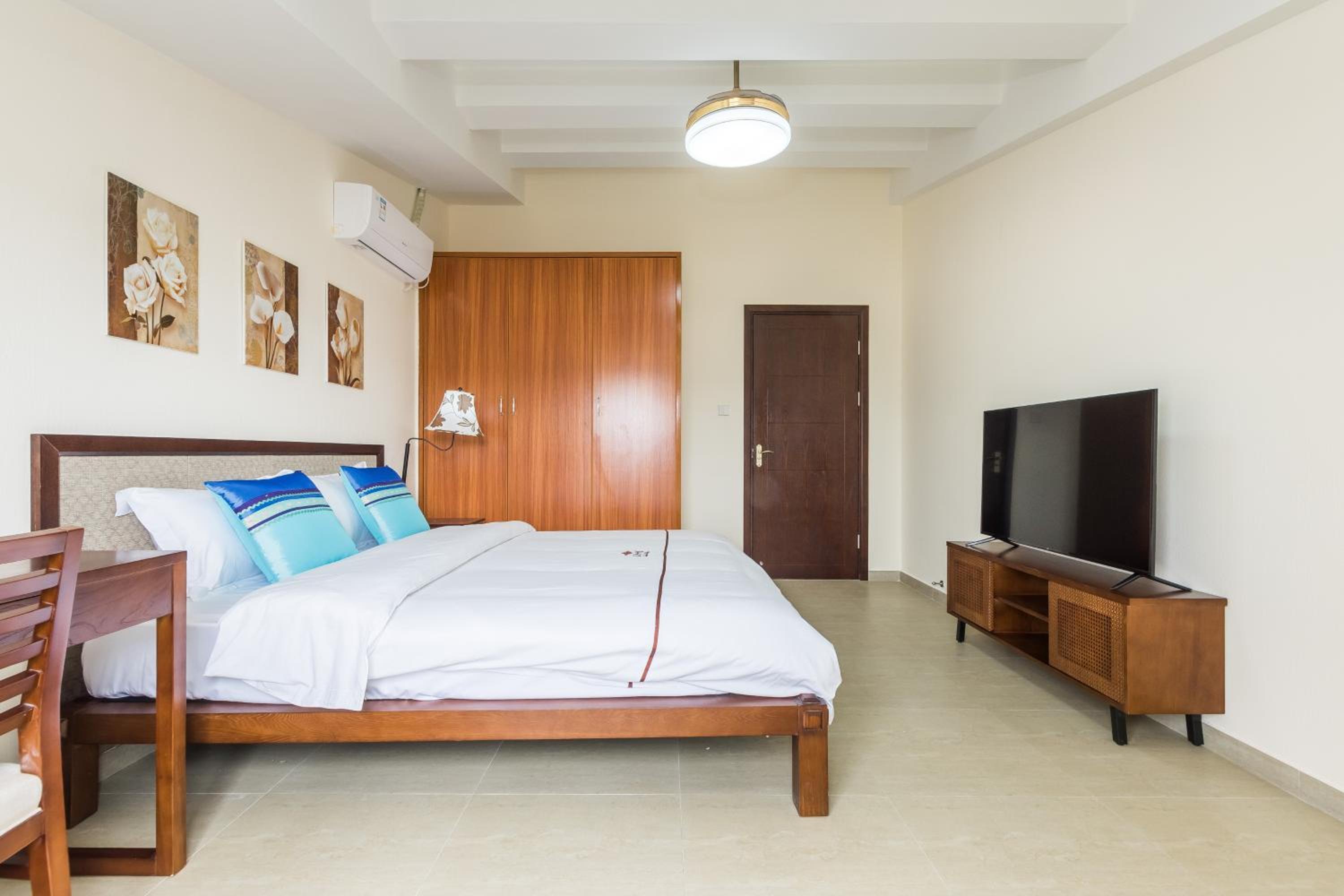 Three-Bedroom Villa - Photo 45