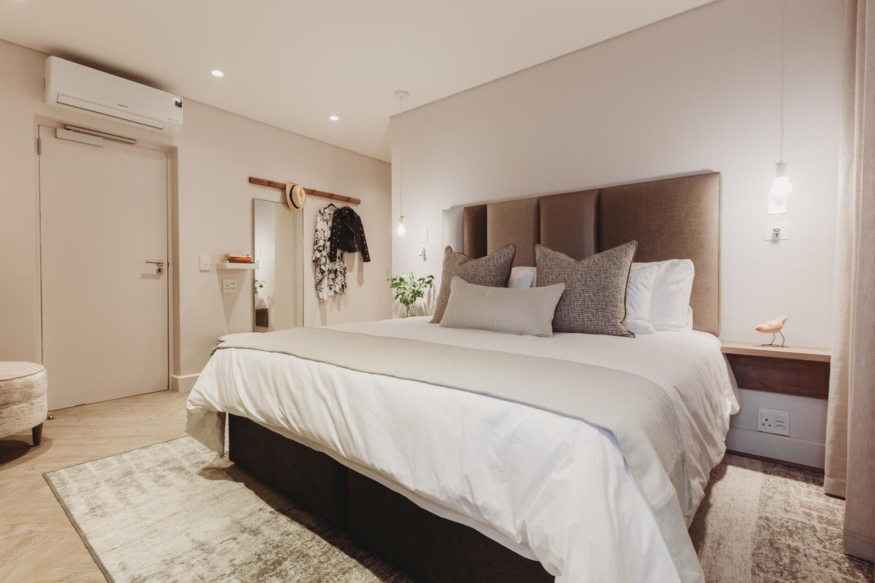 Double Room - Photo 7