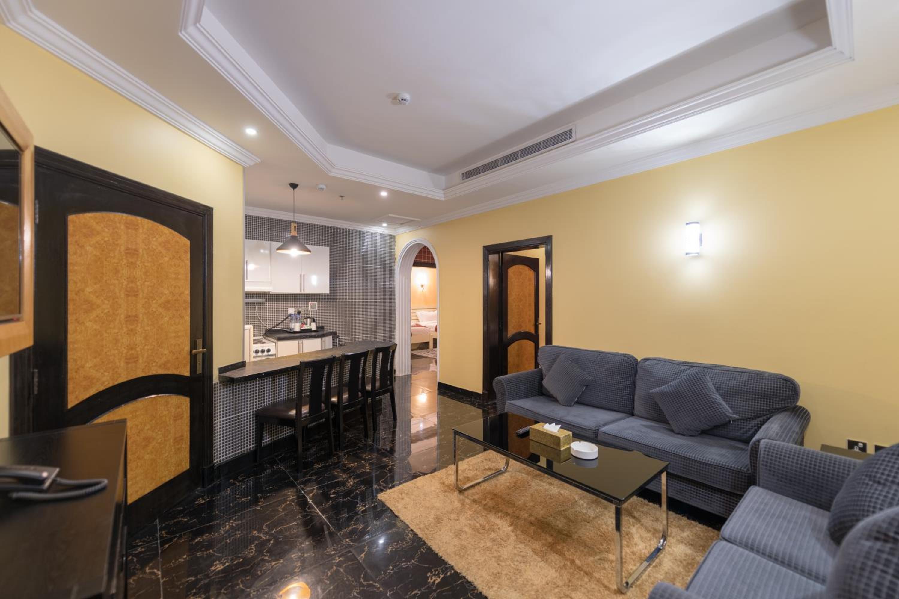 One-Bedroom Apartment - Photo 1