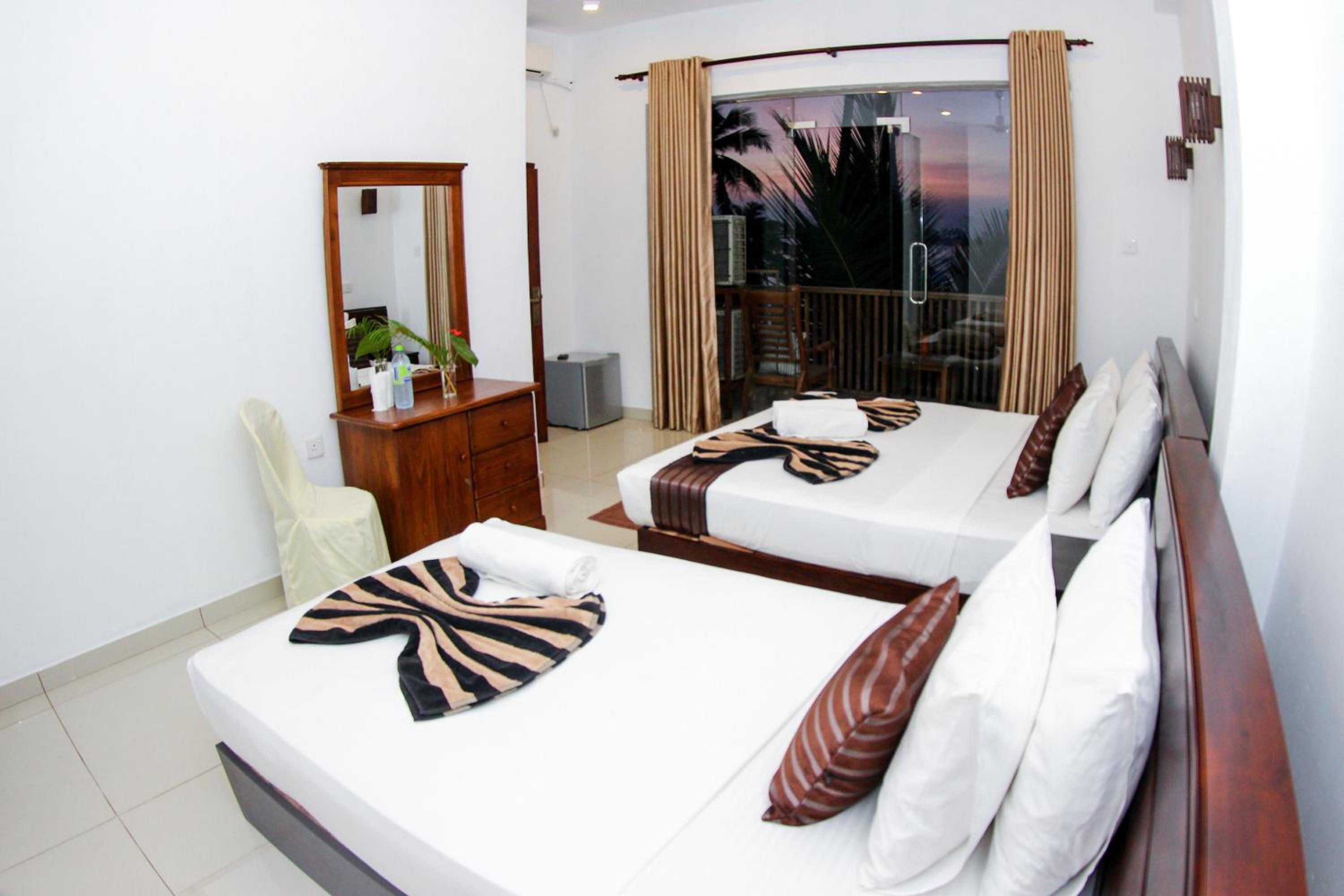 Standard Triple Room with Sea View photo 2
