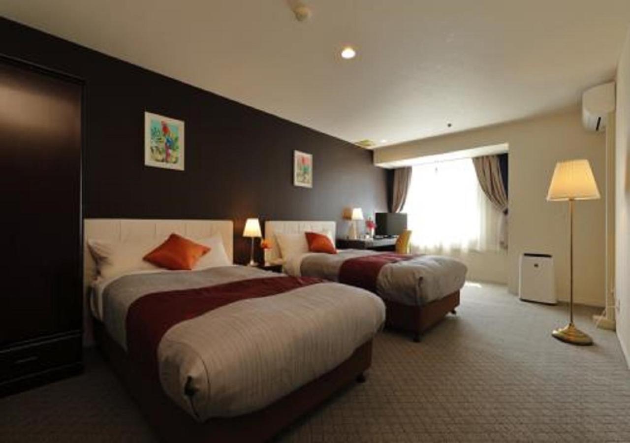 Standard Twin Room - Photo 1