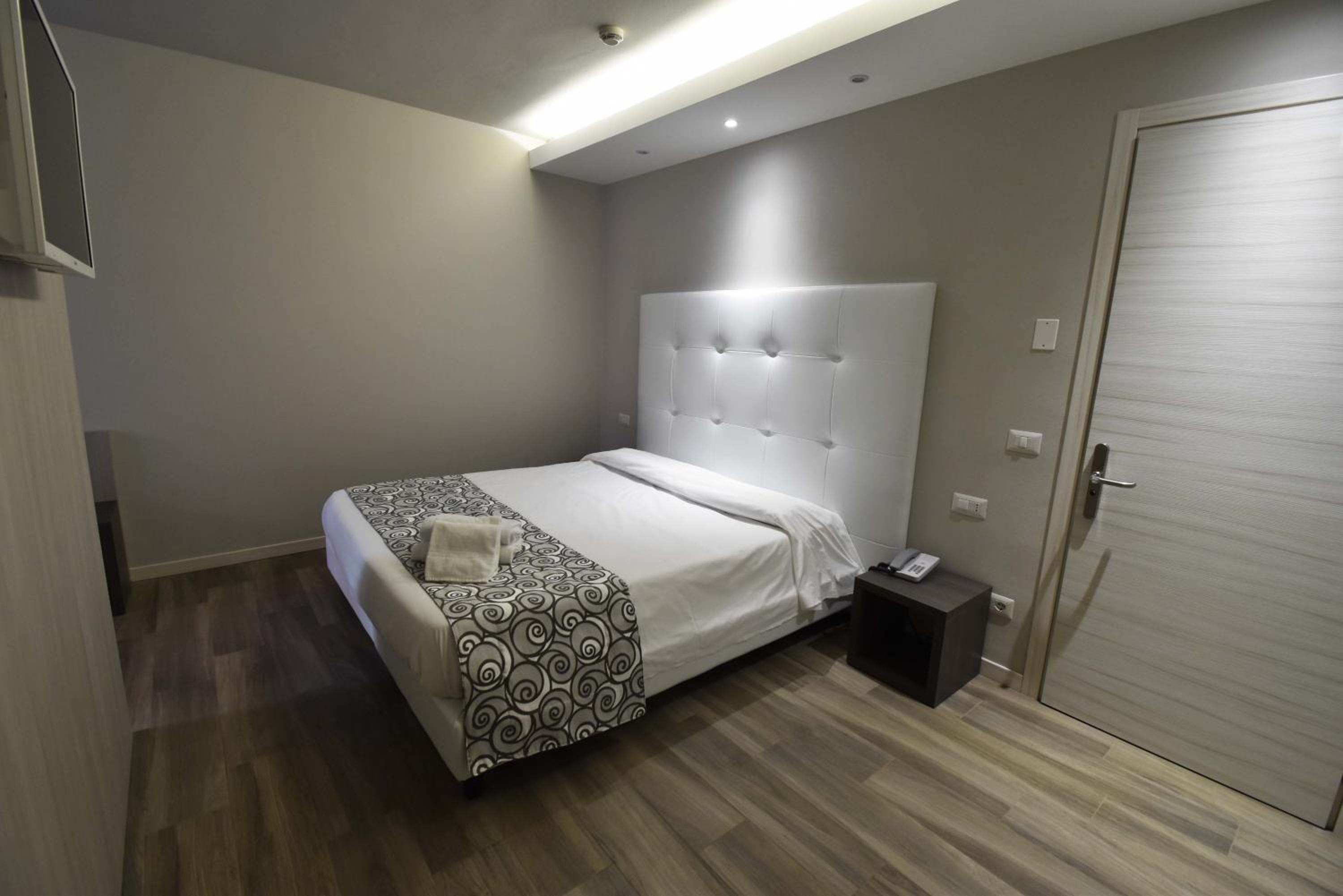 Superior Double or Twin Room photo 3