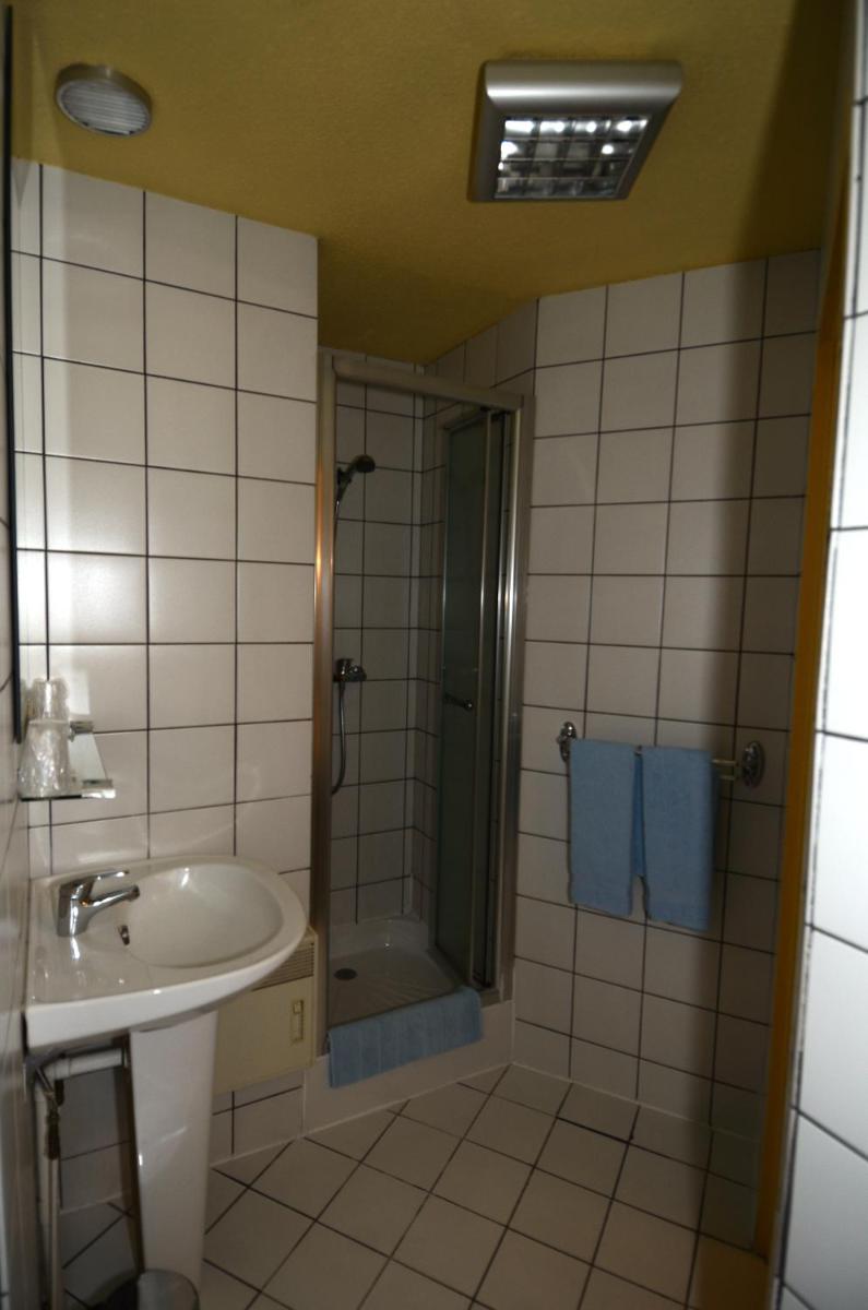Twin Room - Photo 4
