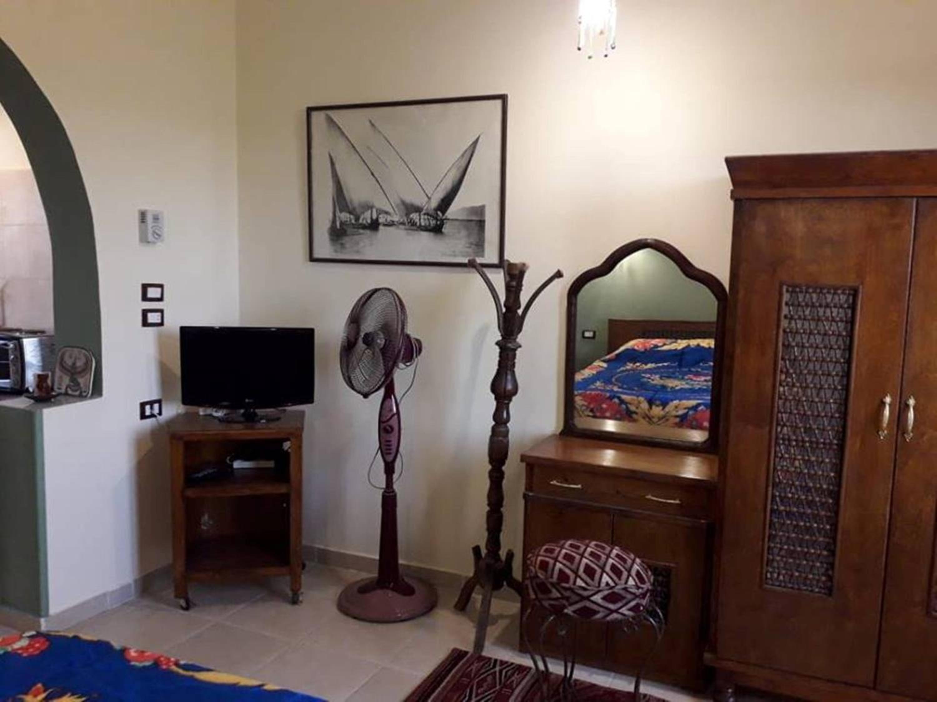 Studio Apartment photo 2