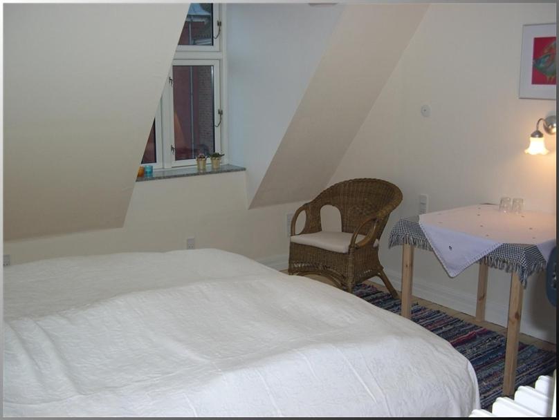 Double or Twin Room with Shared Bathroom photo 1