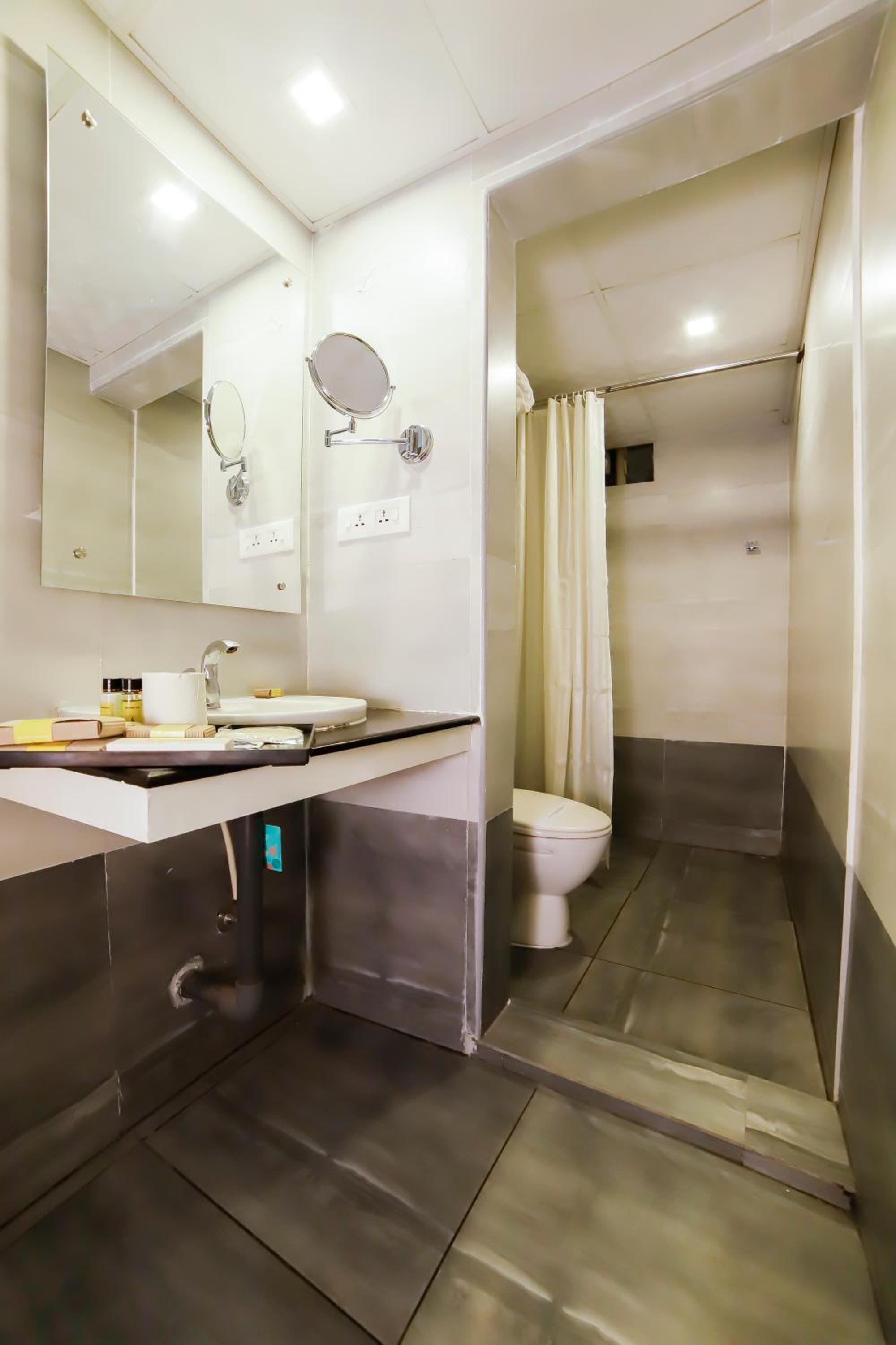 Deluxe Quadruple Room photo 3