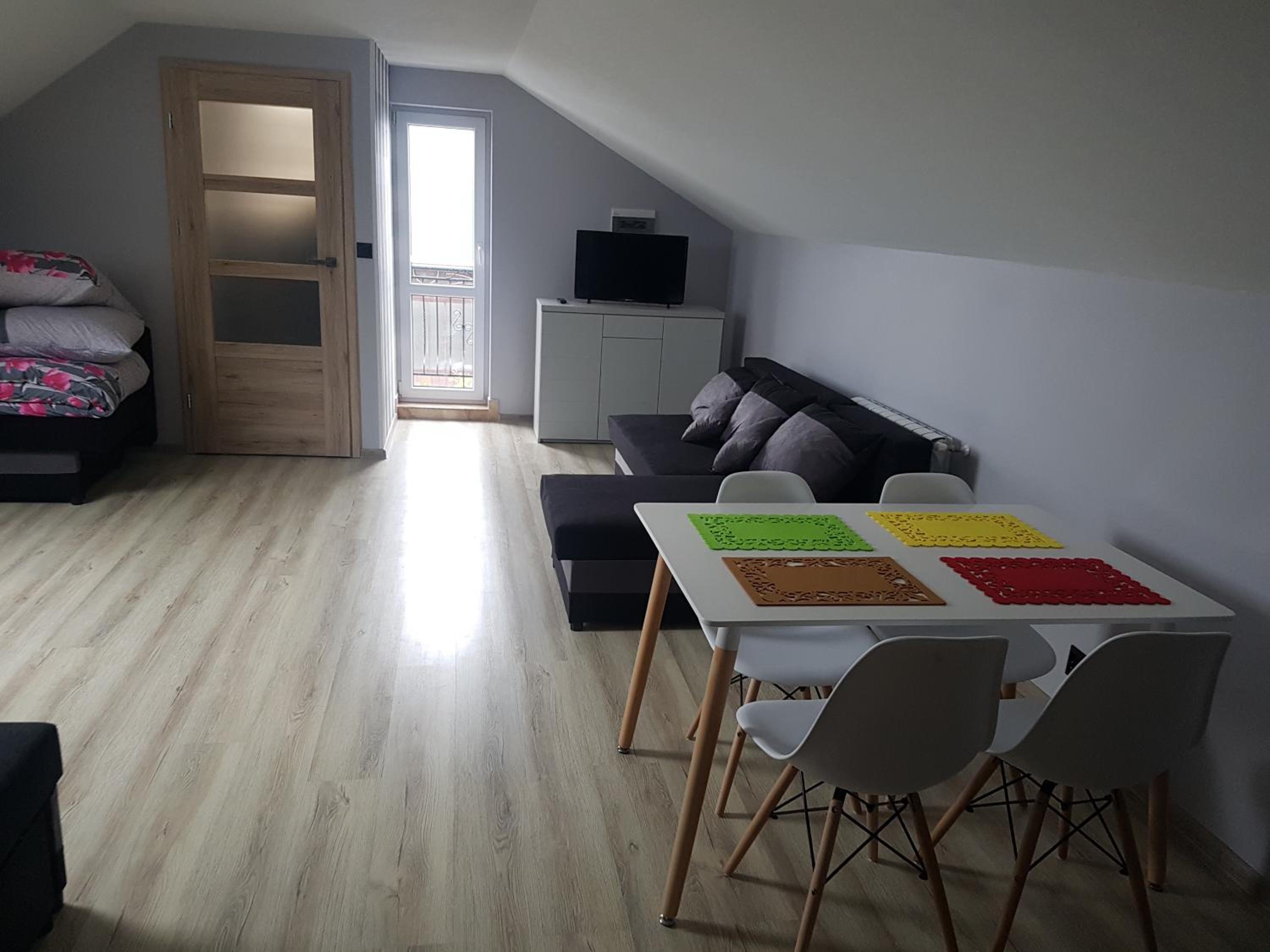 Family Suite with Balcony - Photo 3