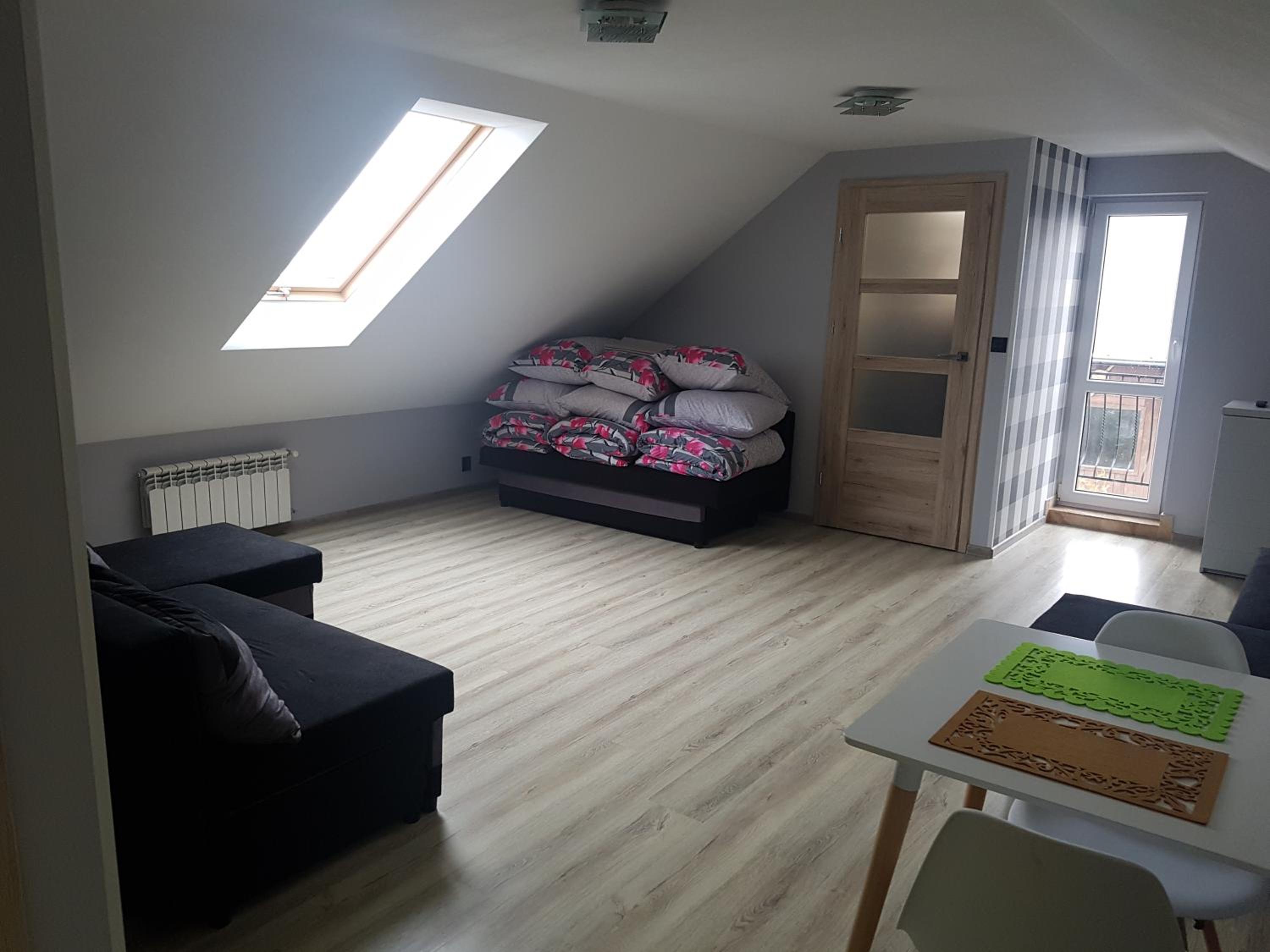Family Suite with Balcony - Photo 5