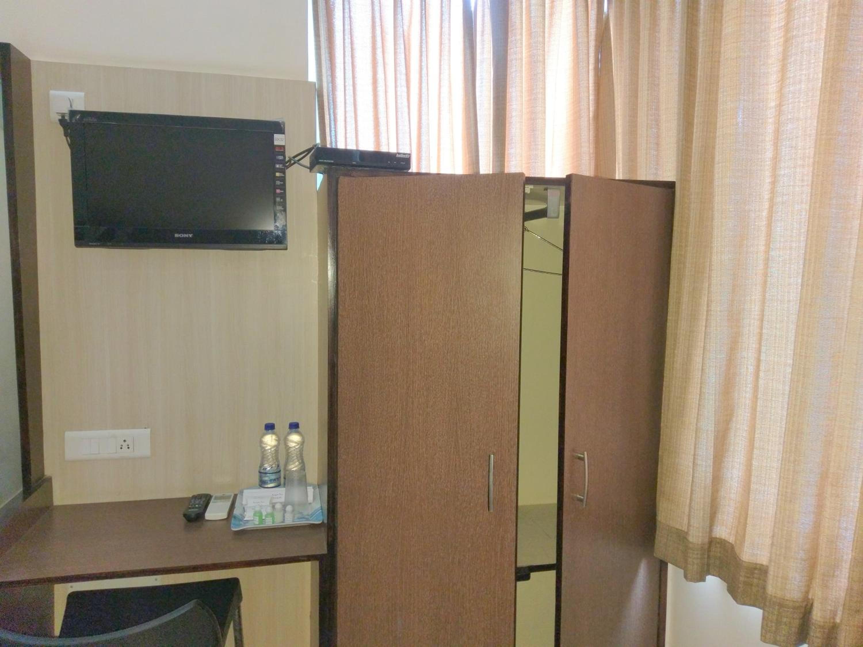 Deluxe Double Room without Air Conditioning photo 1