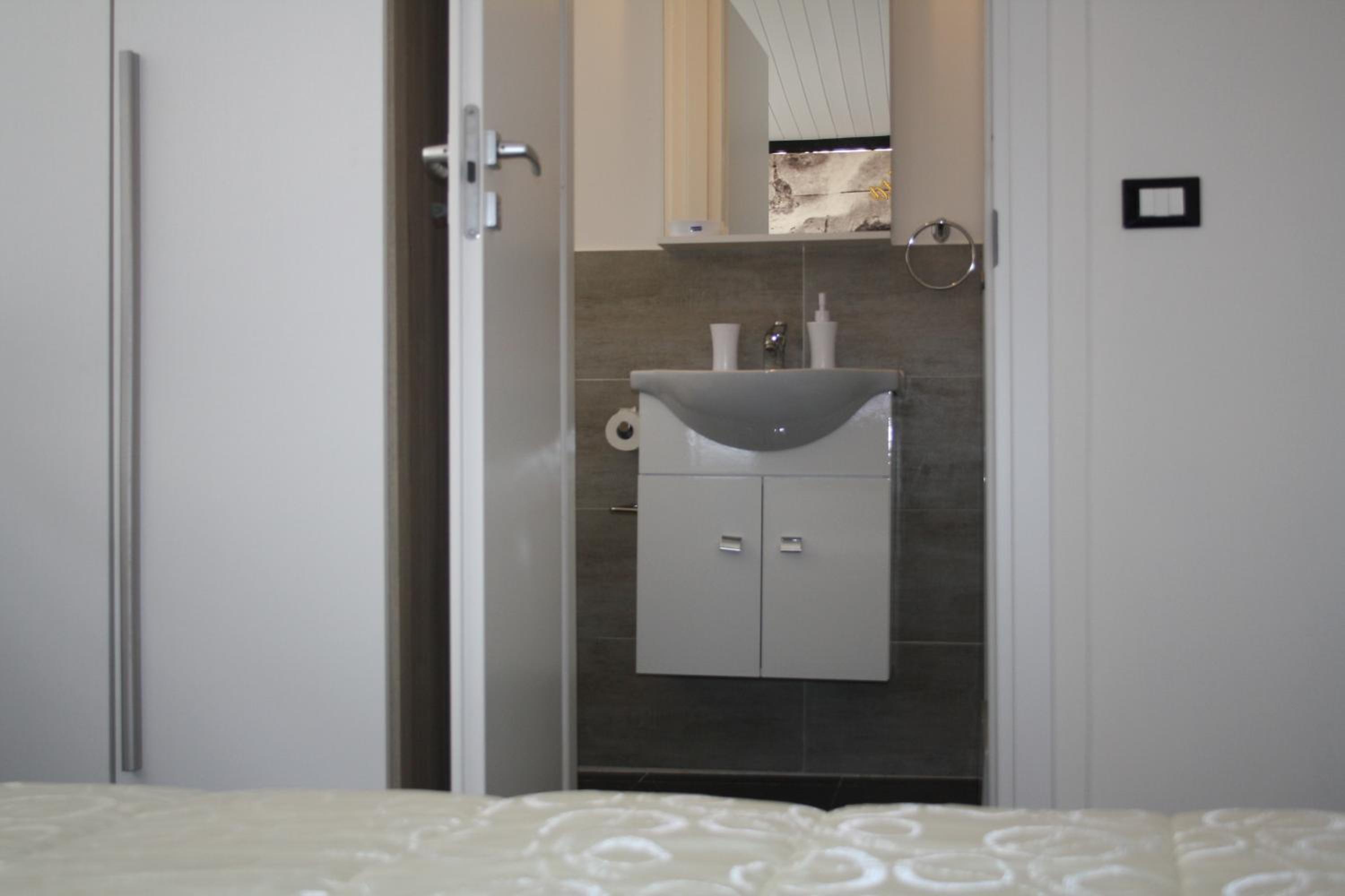 Double Room - Photo 38
