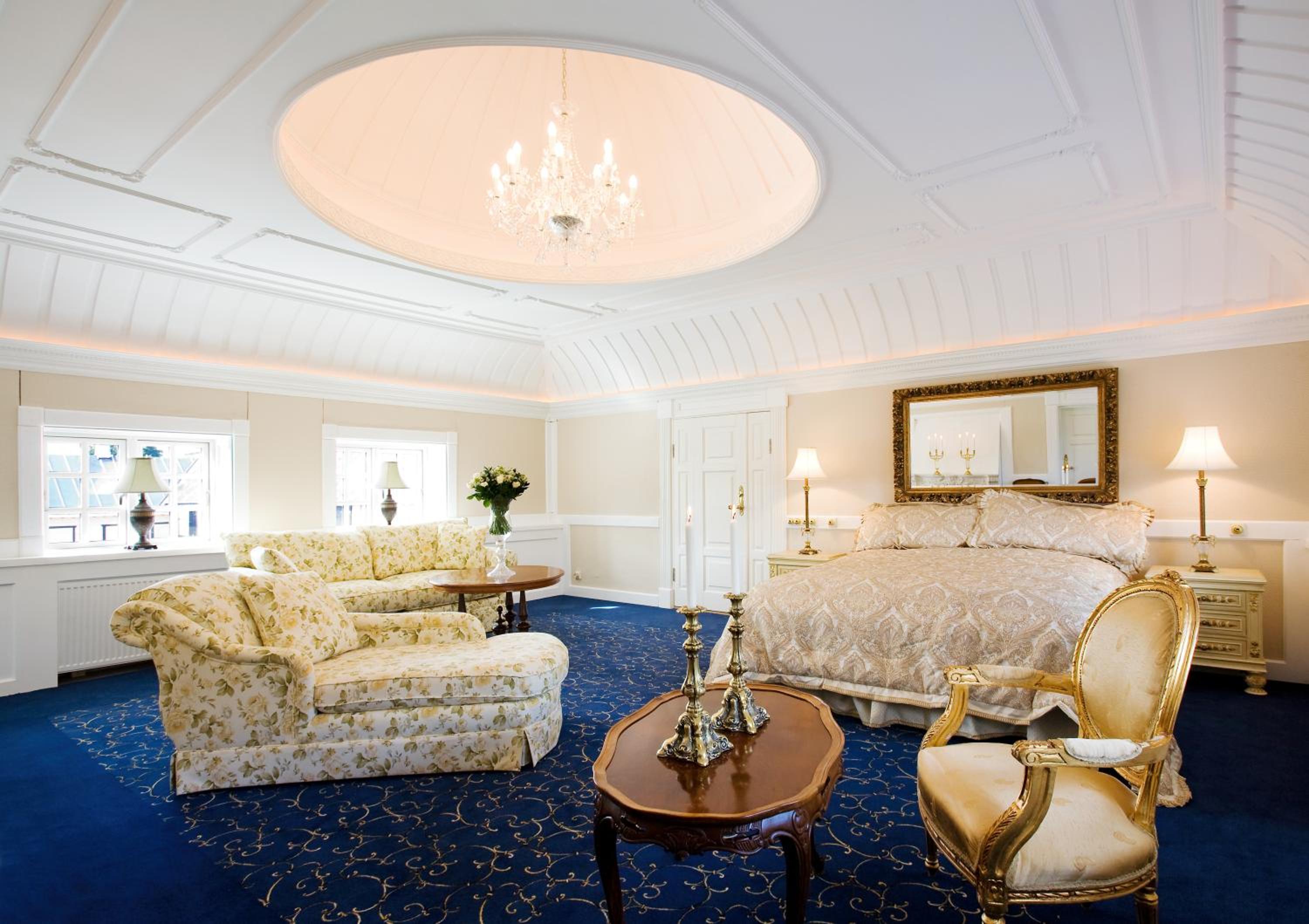 Deluxe King Room photo 1