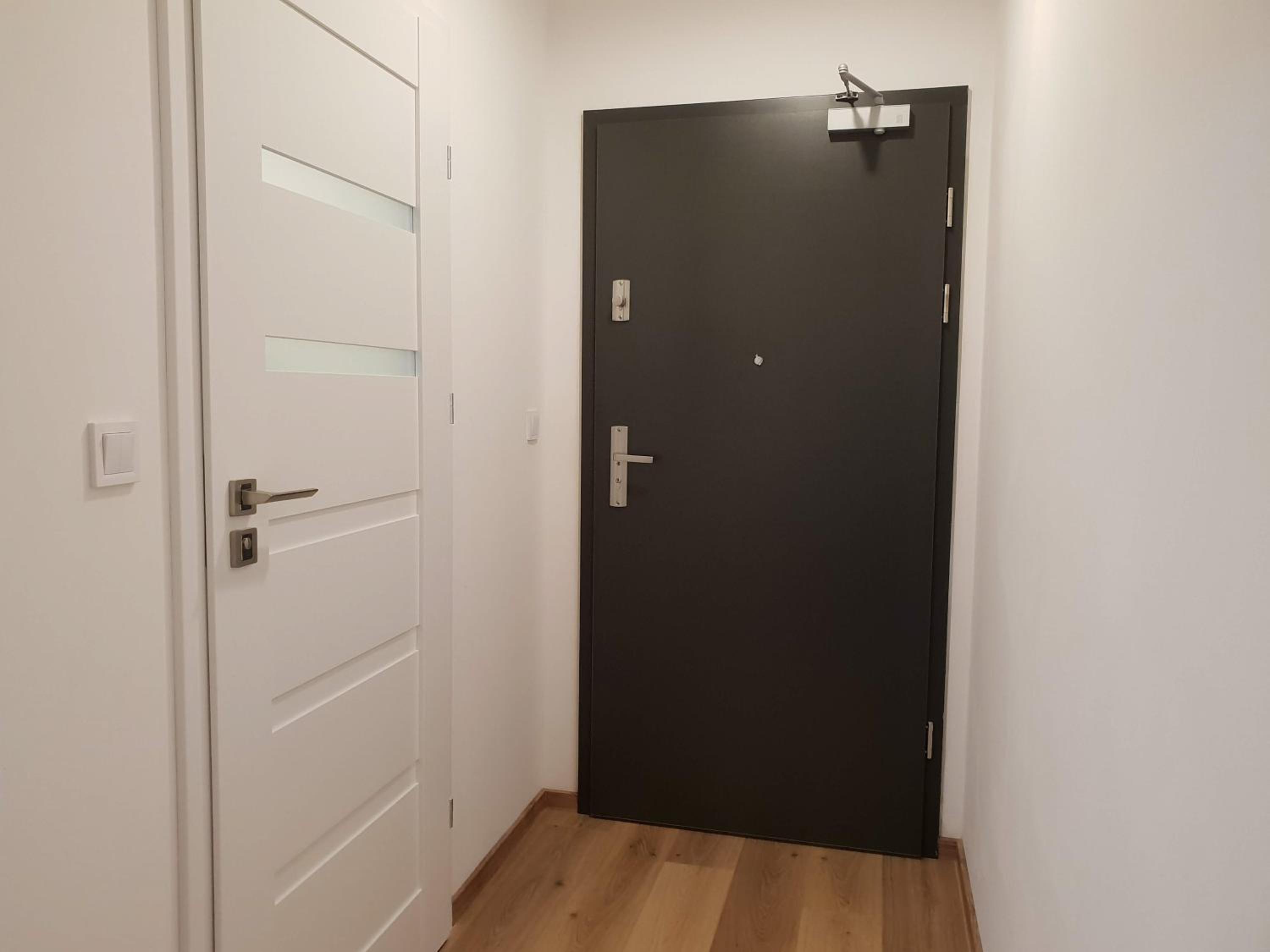 One-Bedroom Apartment - Photo 13