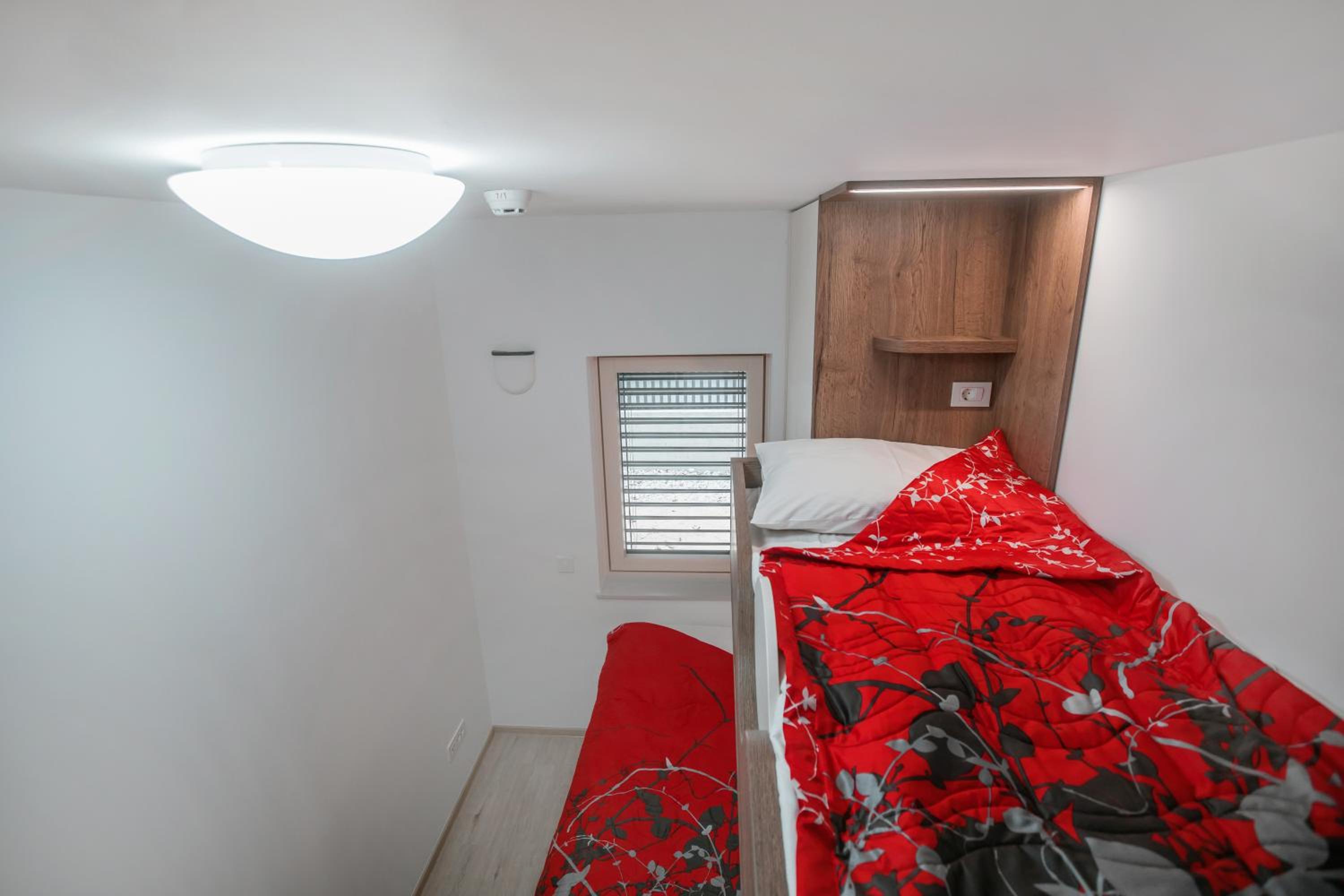 One-Bedroom Apartment photo 3