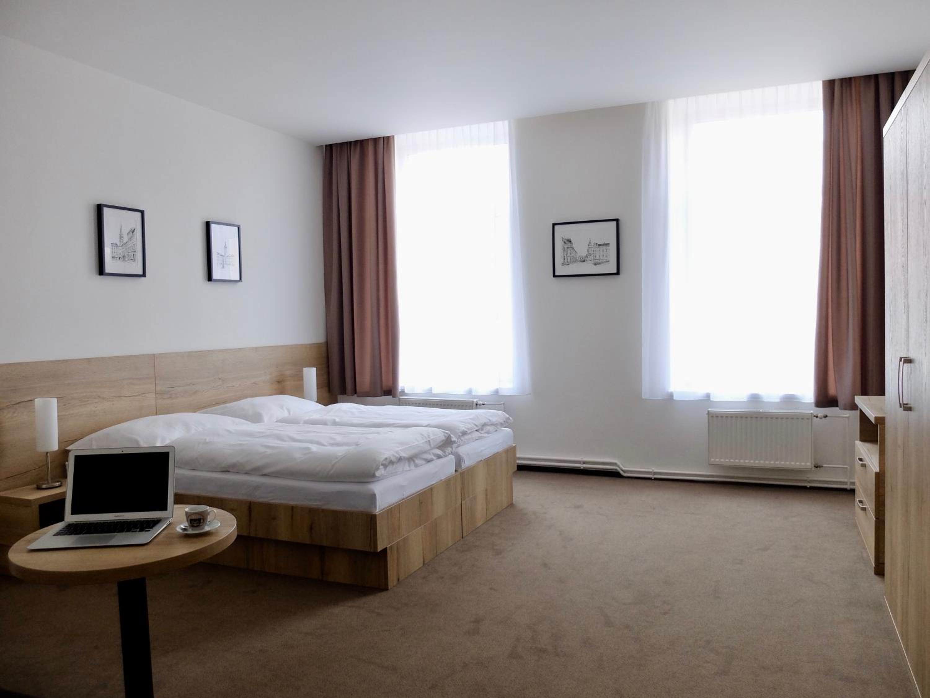 Large Double or Twin Room - Photo 1
