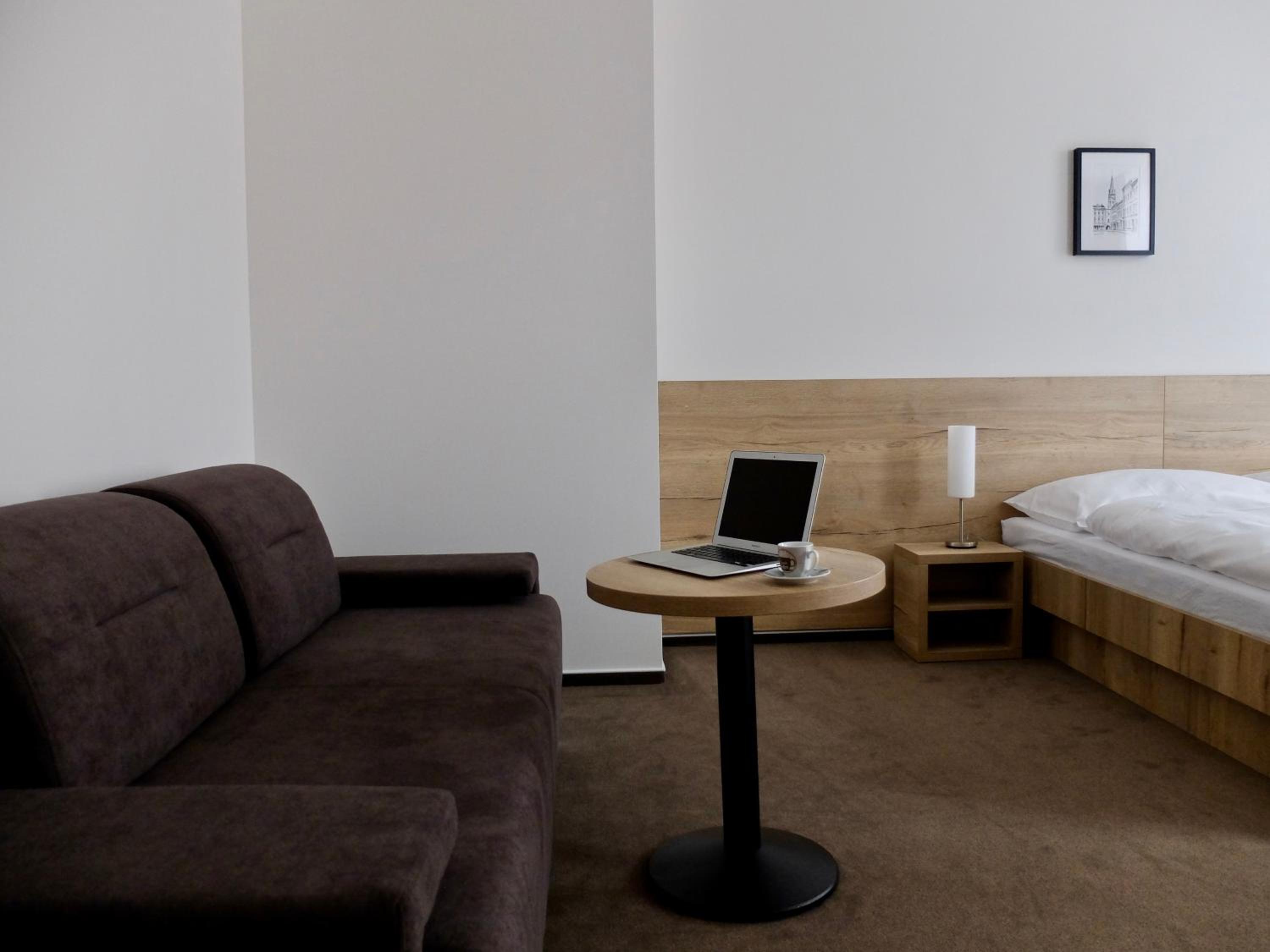 Large Double or Twin Room - Photo 3