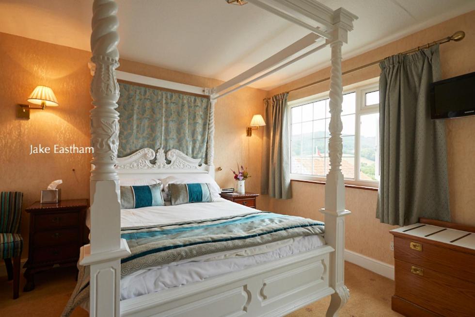 Room with Four-Poster Bed photo 3