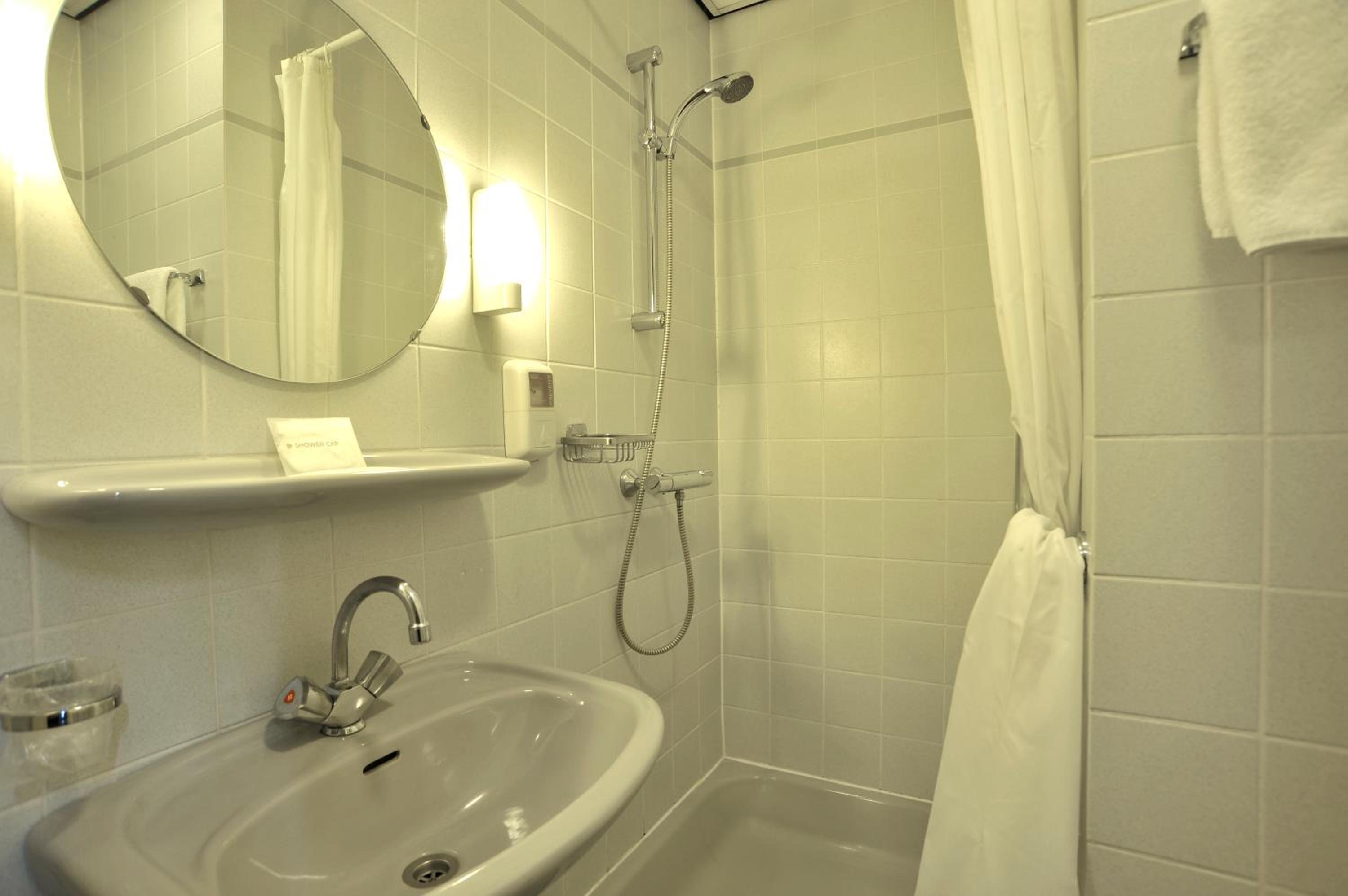 Basic Single Room photo 2