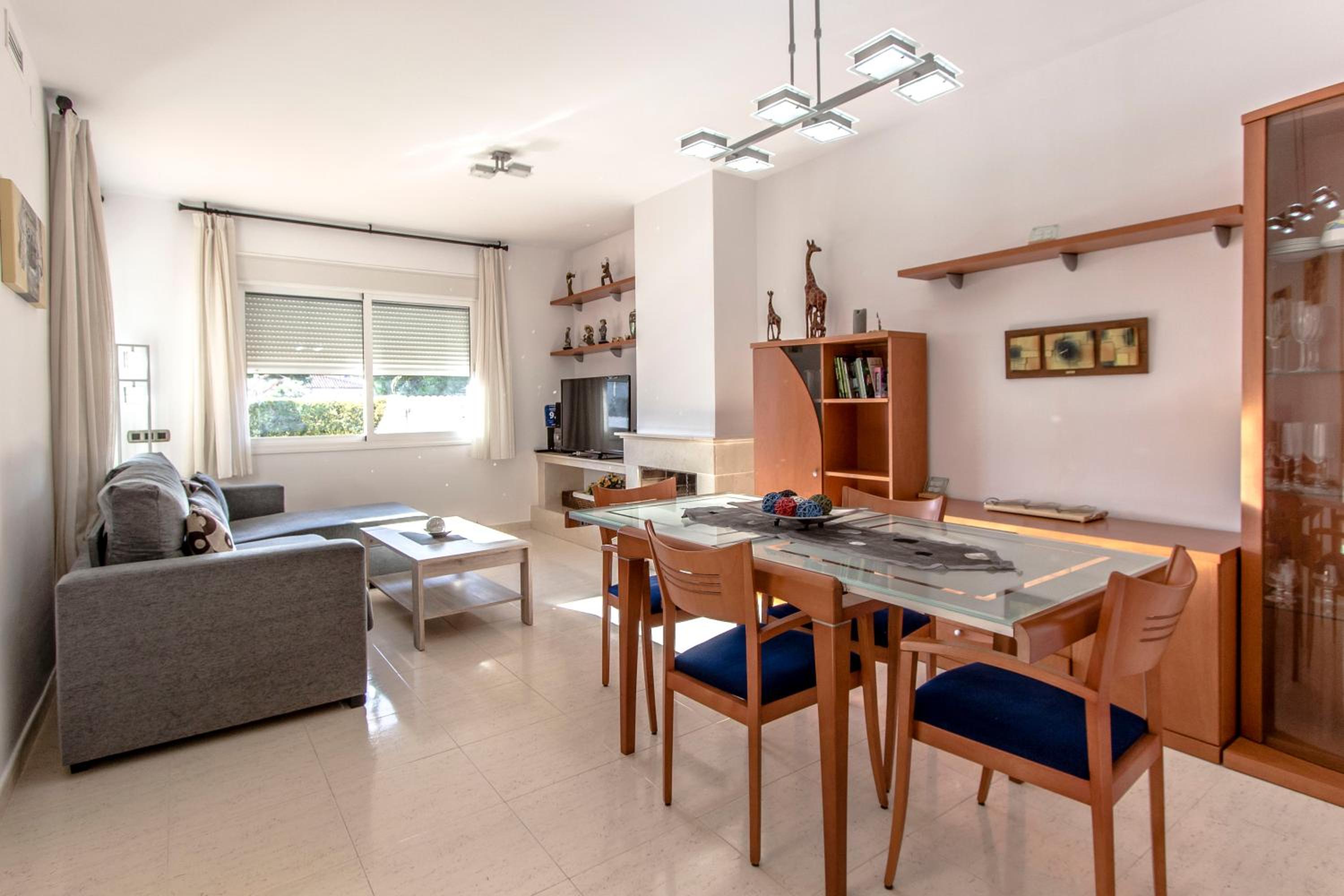 Four-Bedroom House photo 2