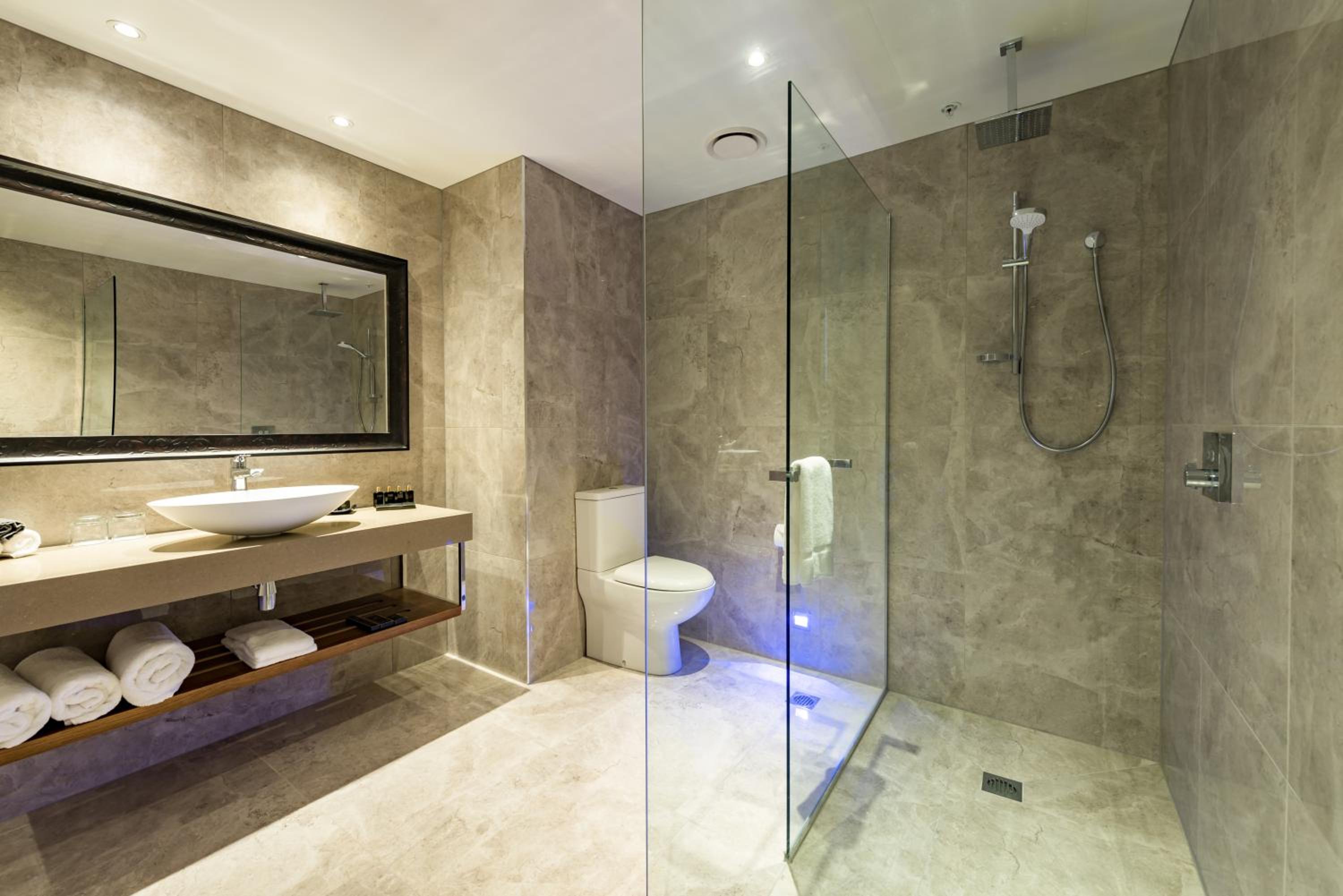 Superior Junior Suite thumbnail 5