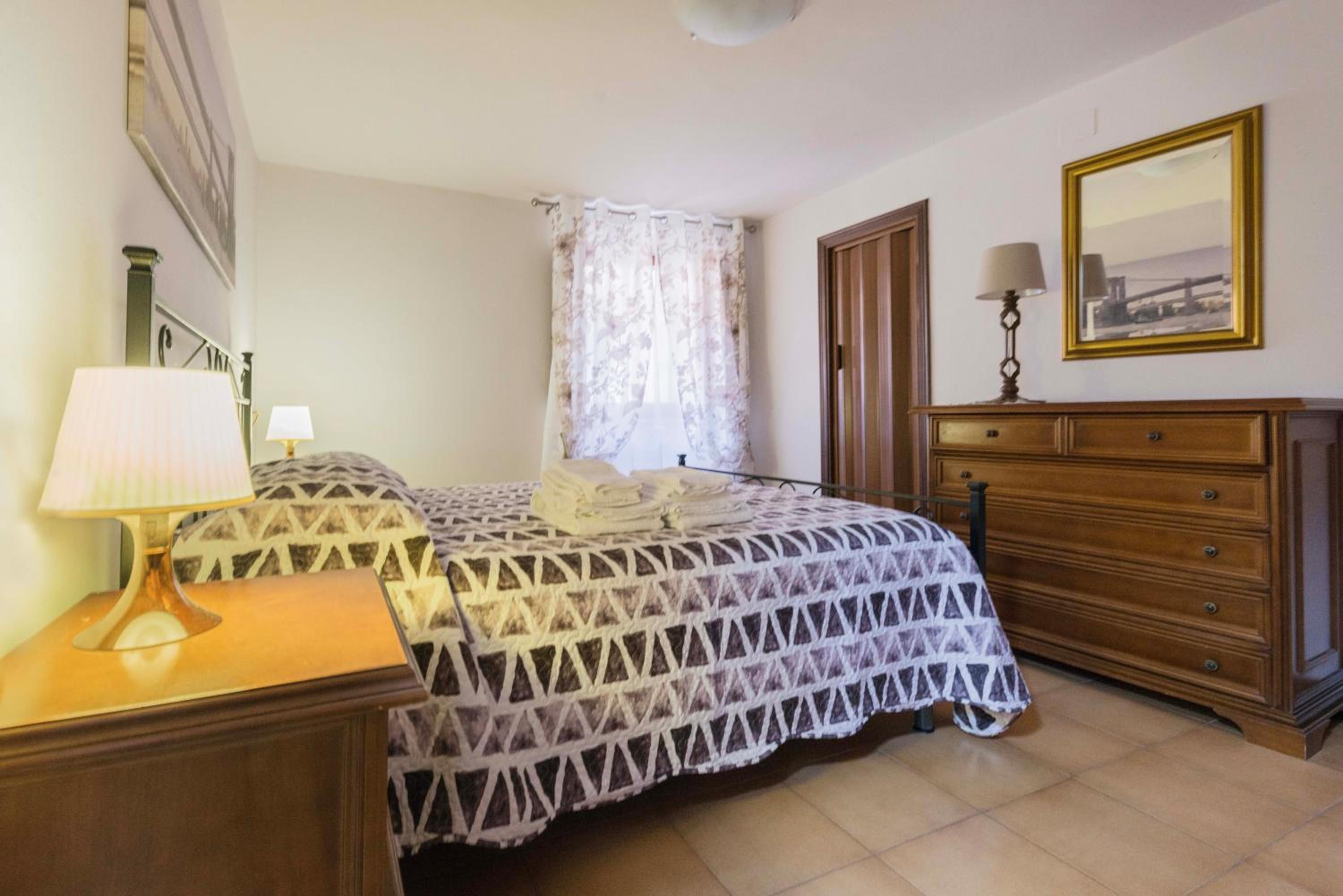 One-Bedroom Apartment - Photo 1