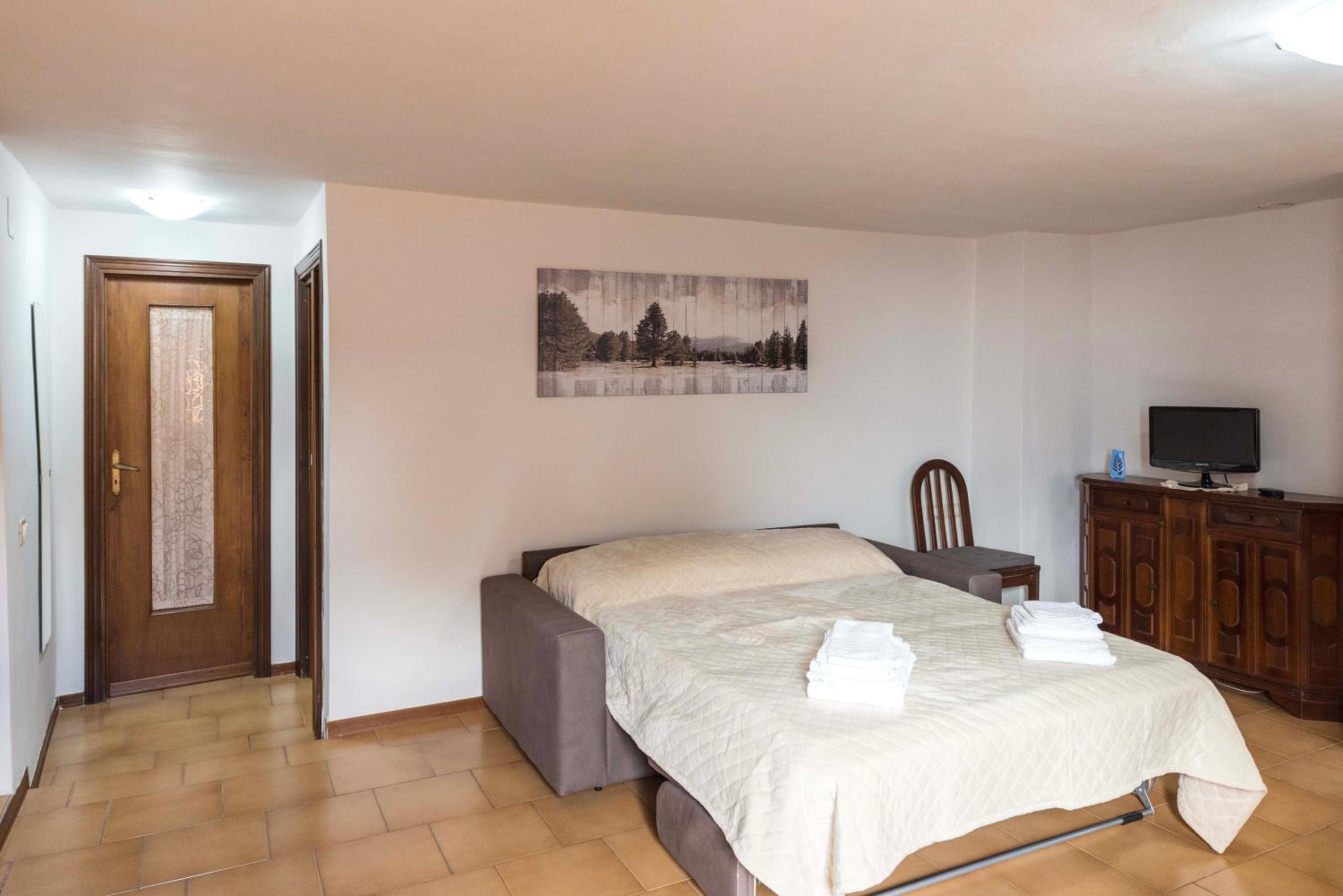 One-Bedroom Apartment - Photo 18