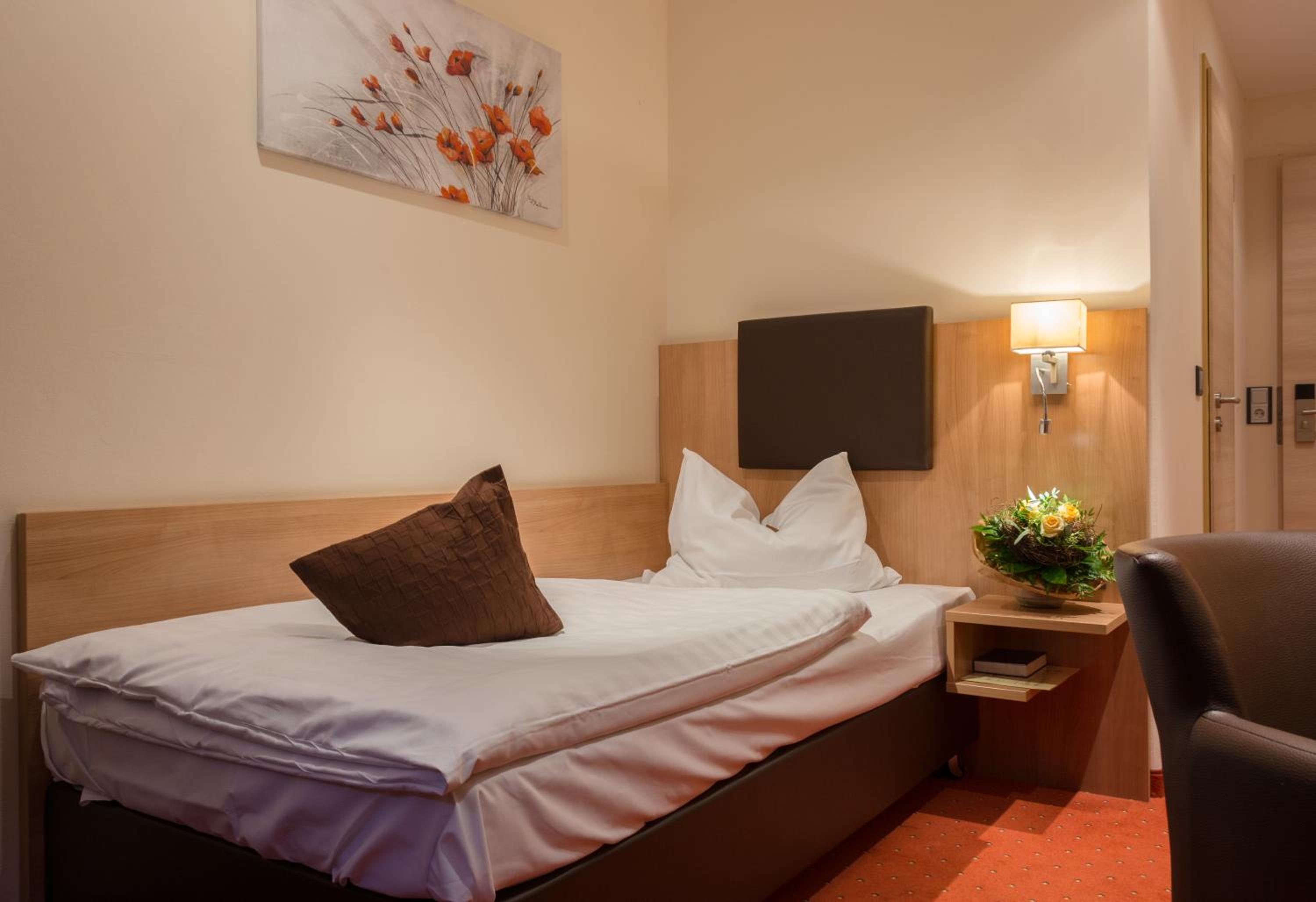 Single Room photo 2