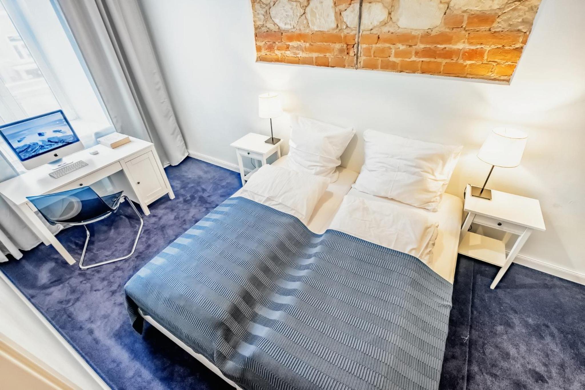 One-Bedroom Apartment - Photo 11